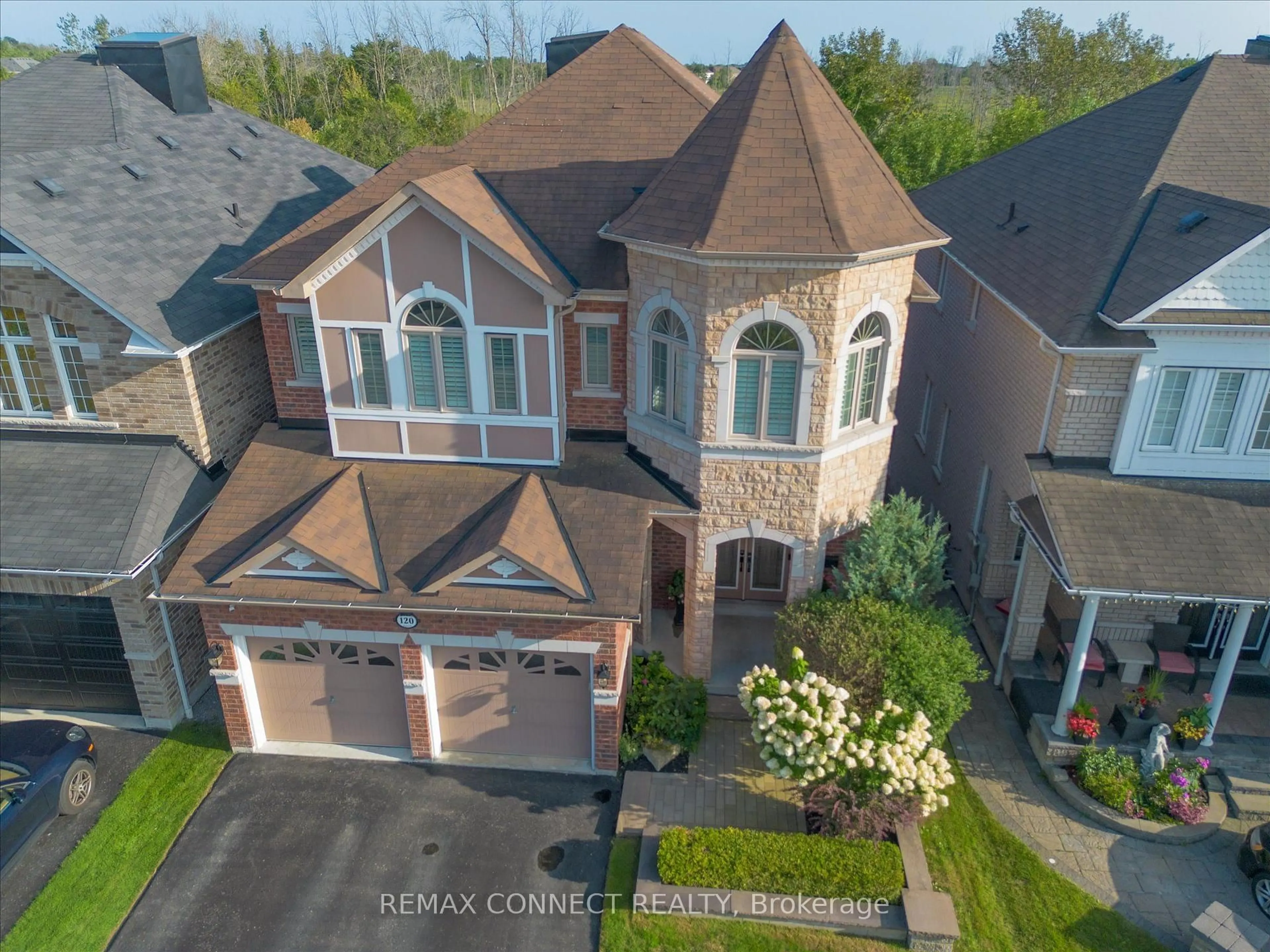 A pic from outside/outdoor area/front of a property/back of a property/a pic from drone, street for 120 SHARPLIN Dr, Ajax Ontario L1Z 0Z1