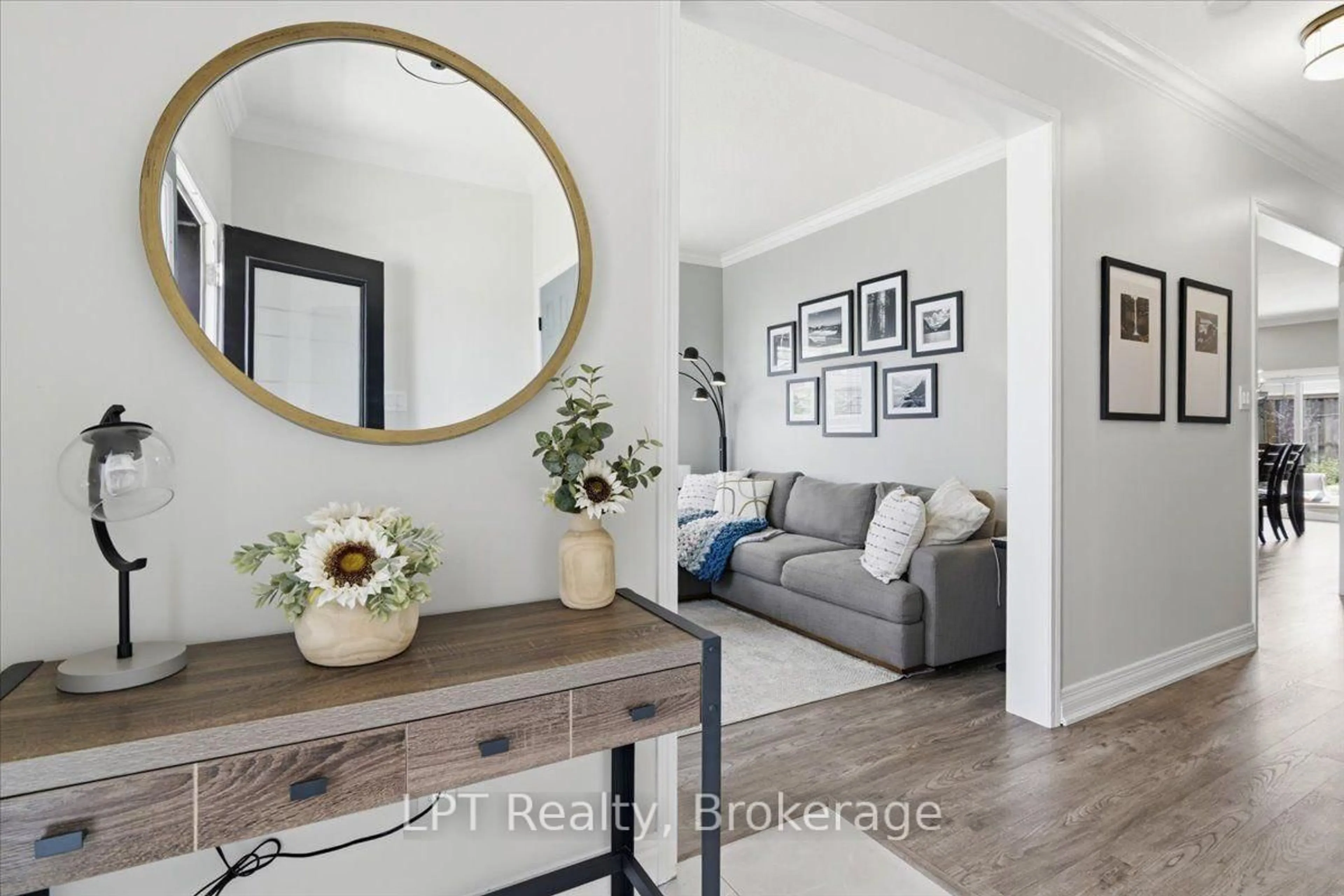 Indoor entryway for 71 Laprade Sq, Clarington Ontario L1C 0C9