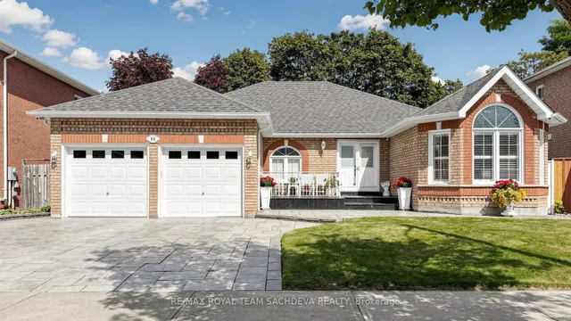11 Devonridge Cres, Toronto 4