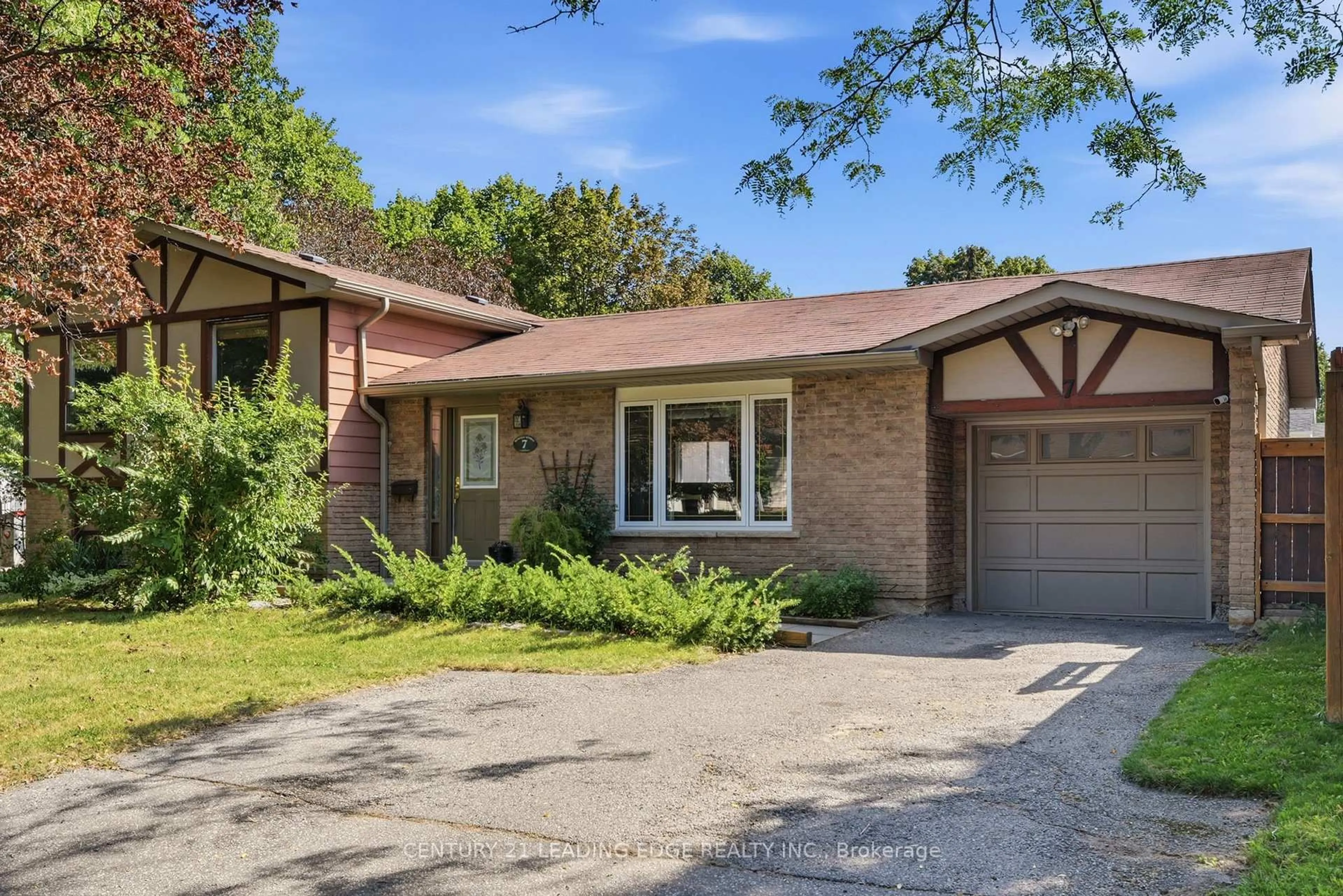 Home with brick exterior material, street for 7 DAWSON St, Whitby Ontario L1N 6B3