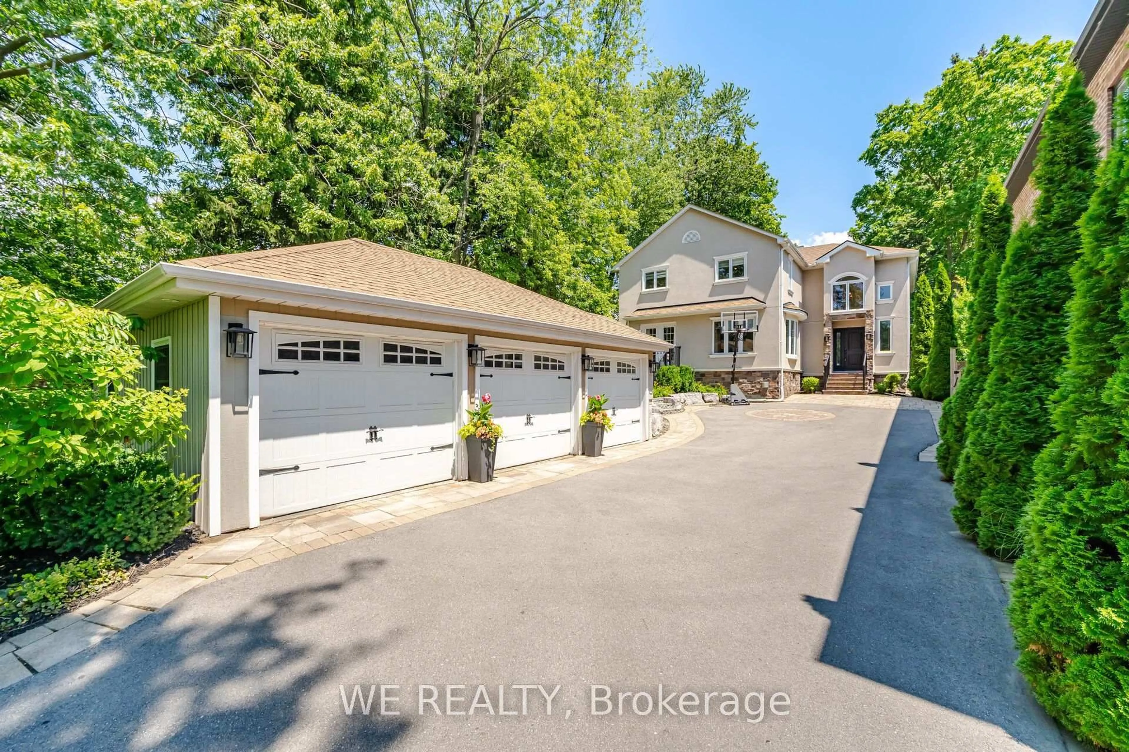 A pic from outside/outdoor area/front of a property/back of a property/a pic from drone, street for 1829 Appleview Rd, Pickering Ontario L1V 1T7