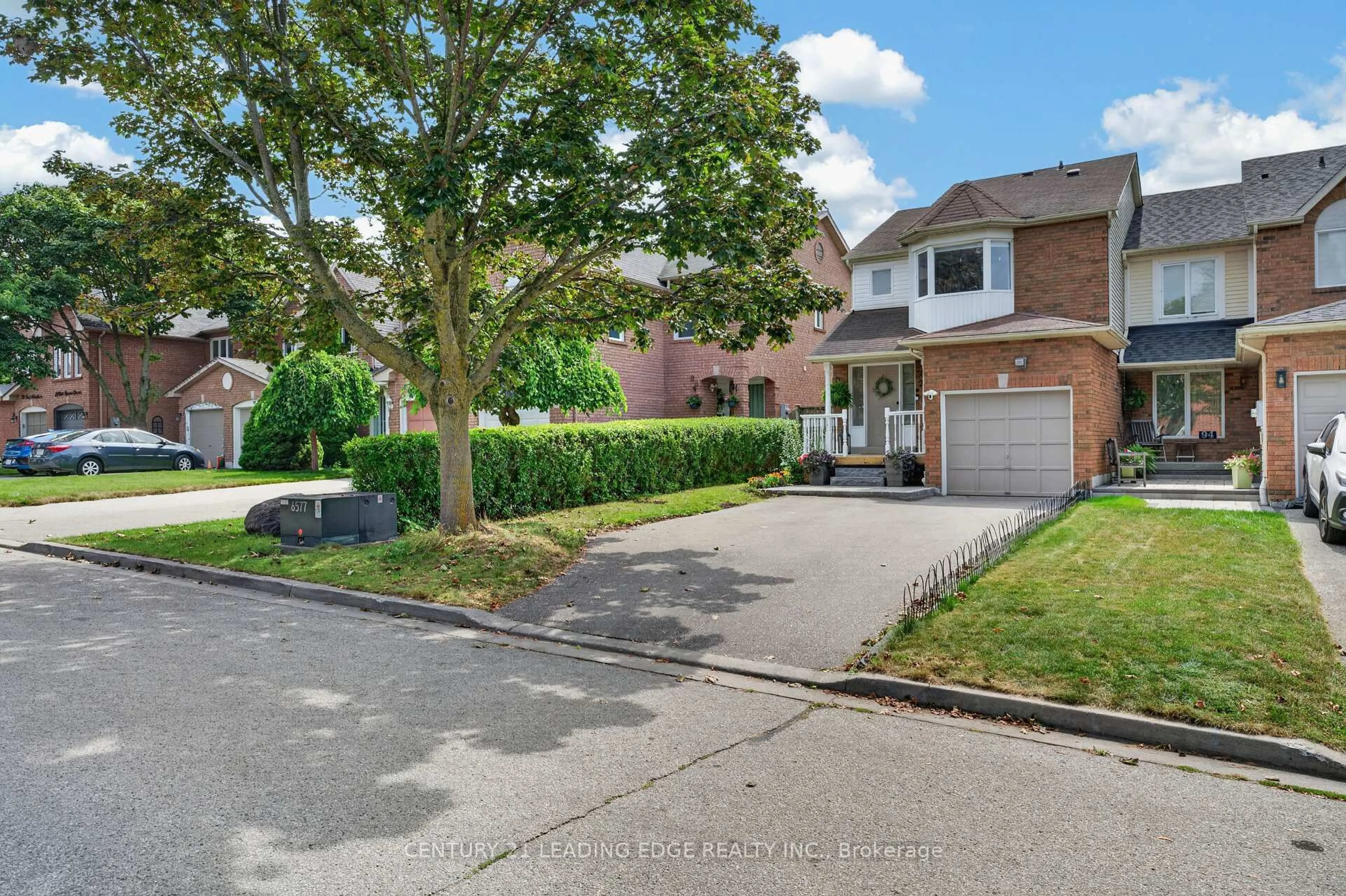 A pic from outside/outdoor area/front of a property/back of a property/a pic from drone, street for 92 Vail Meadows Cres, Clarington Ontario L1C 4T3
