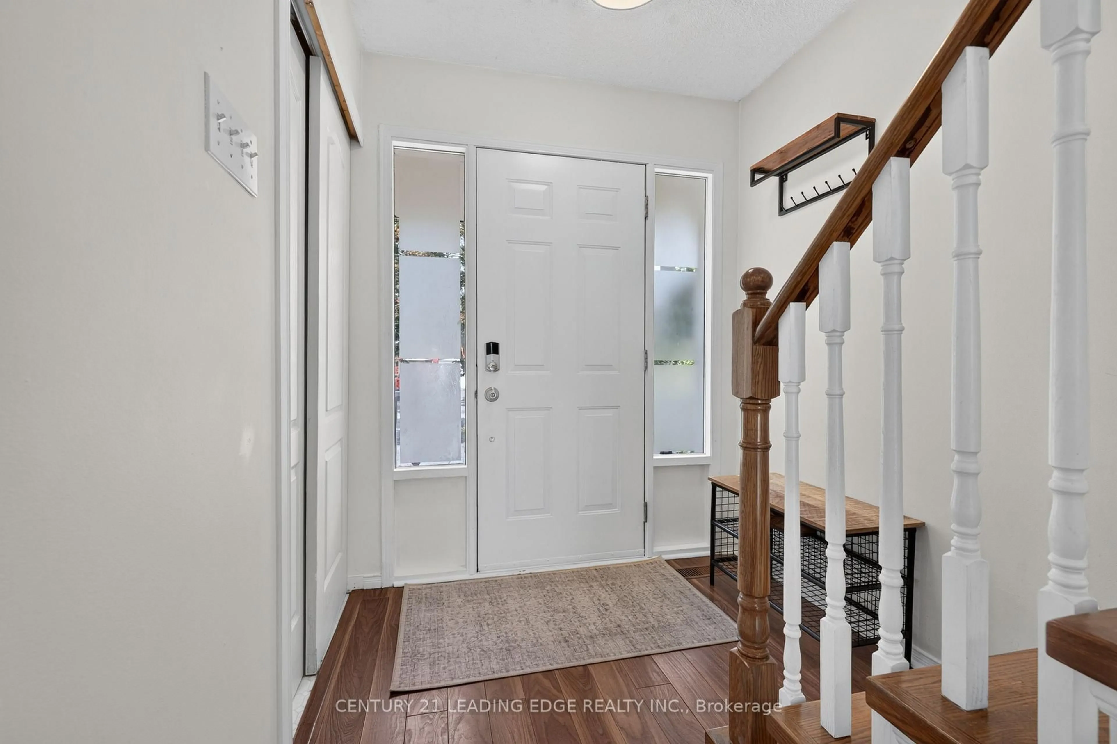 Indoor entryway for 92 Vail Meadows Cres, Clarington Ontario L1C 4T3