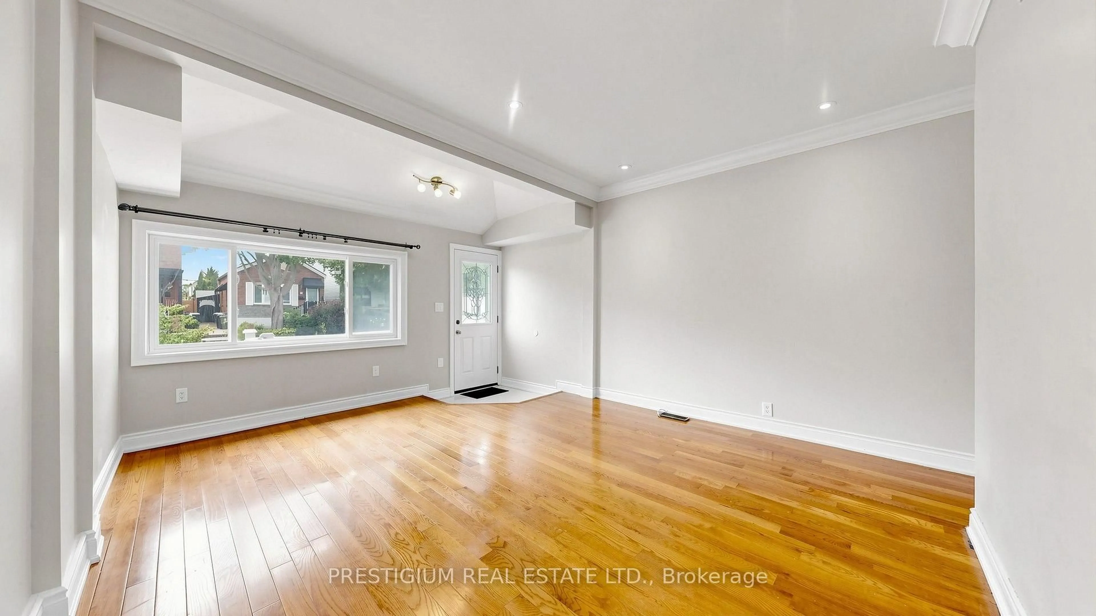 A pic of a room for 65 Eldon Ave, Toronto Ontario M4C 5G2
