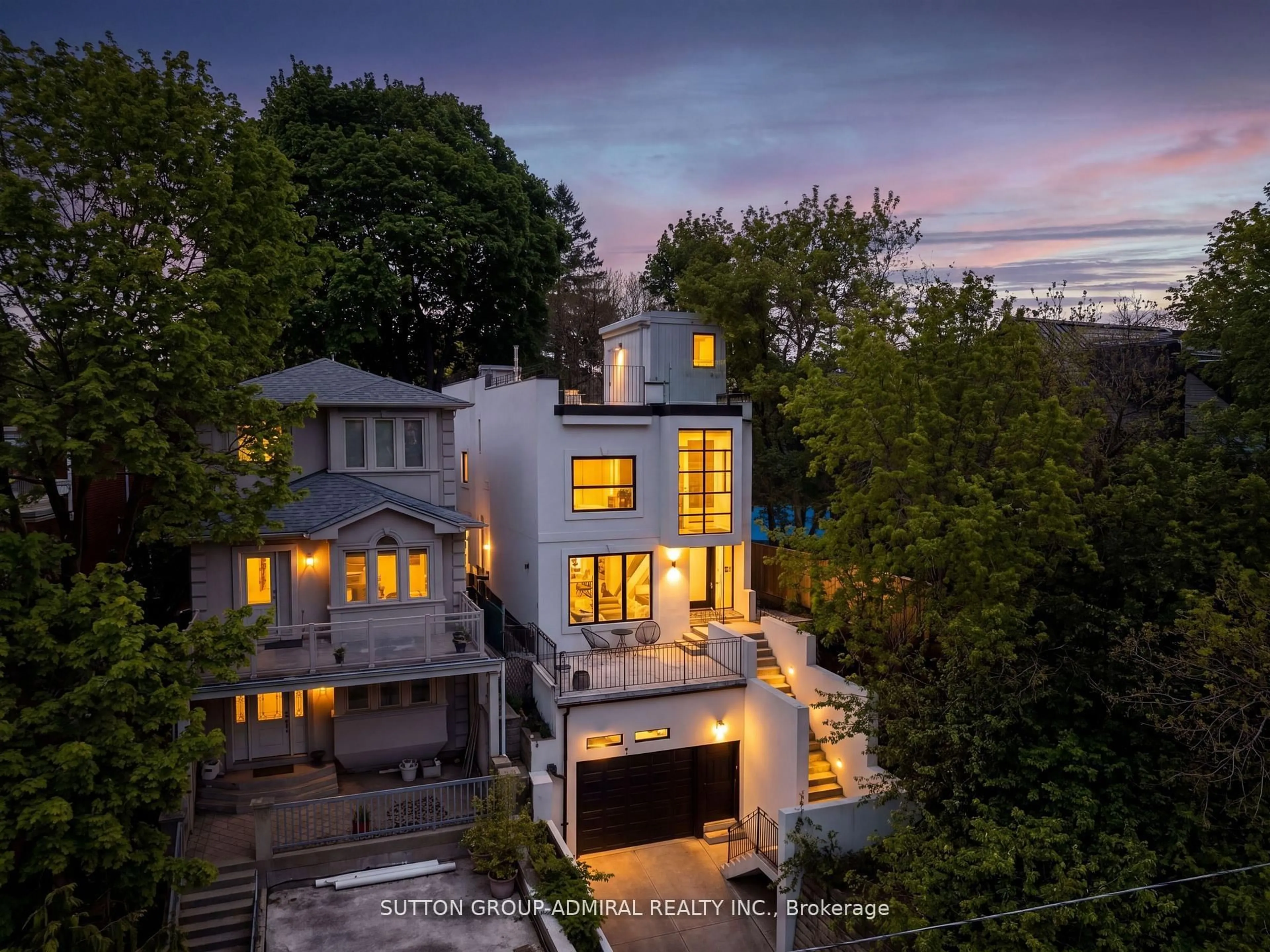 A pic from outside/outdoor area/front of a property/back of a property/a pic from drone, unknown for 35 Beechwood Dr, Toronto Ontario M4K 3H7