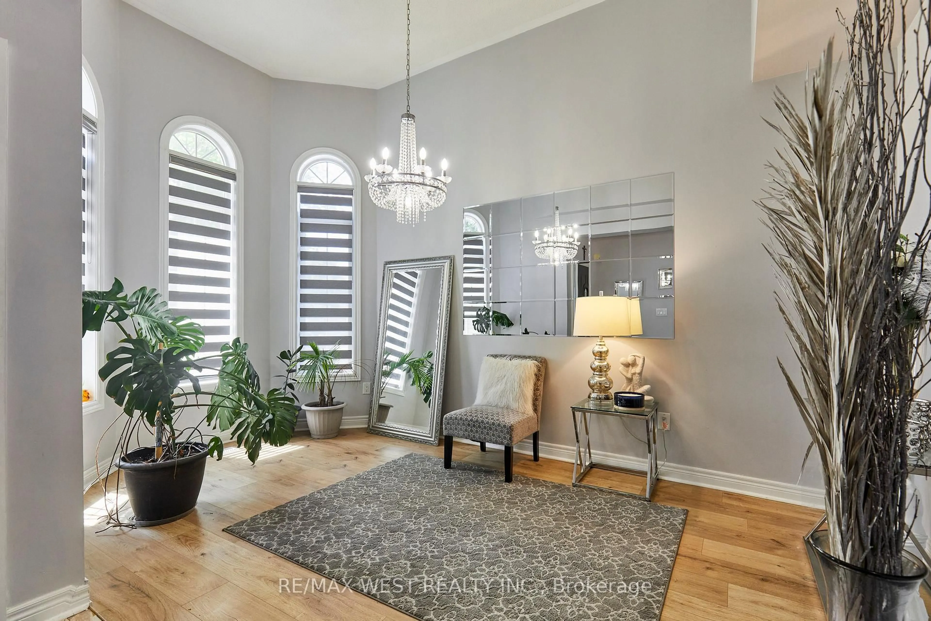 Indoor entryway for 67 Kenilworth Cres, Whitby Ontario L1M 2M7