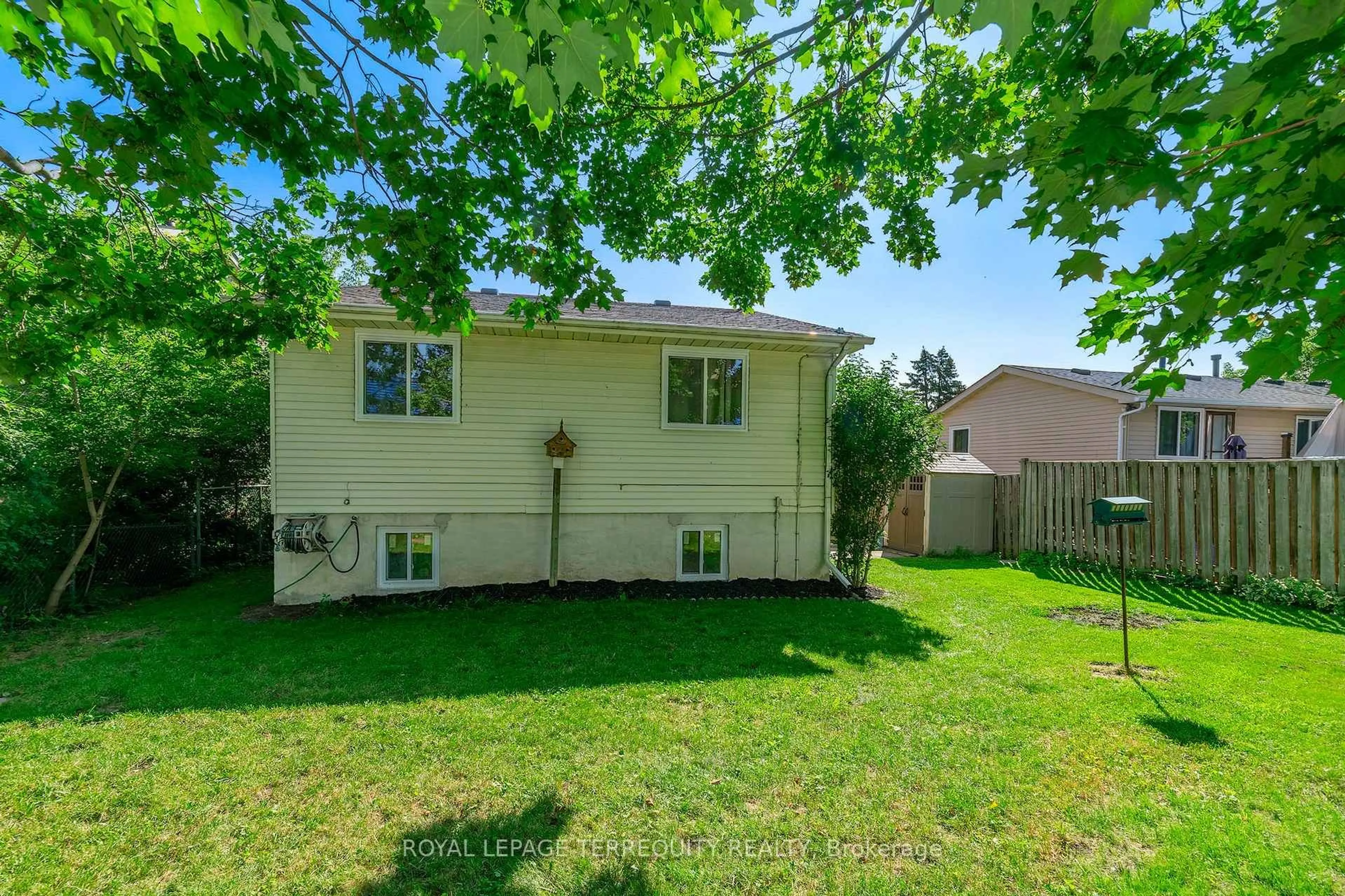 Unknown for 1214 Trowbridge Dr, Oshawa Ontario L1G 7H2