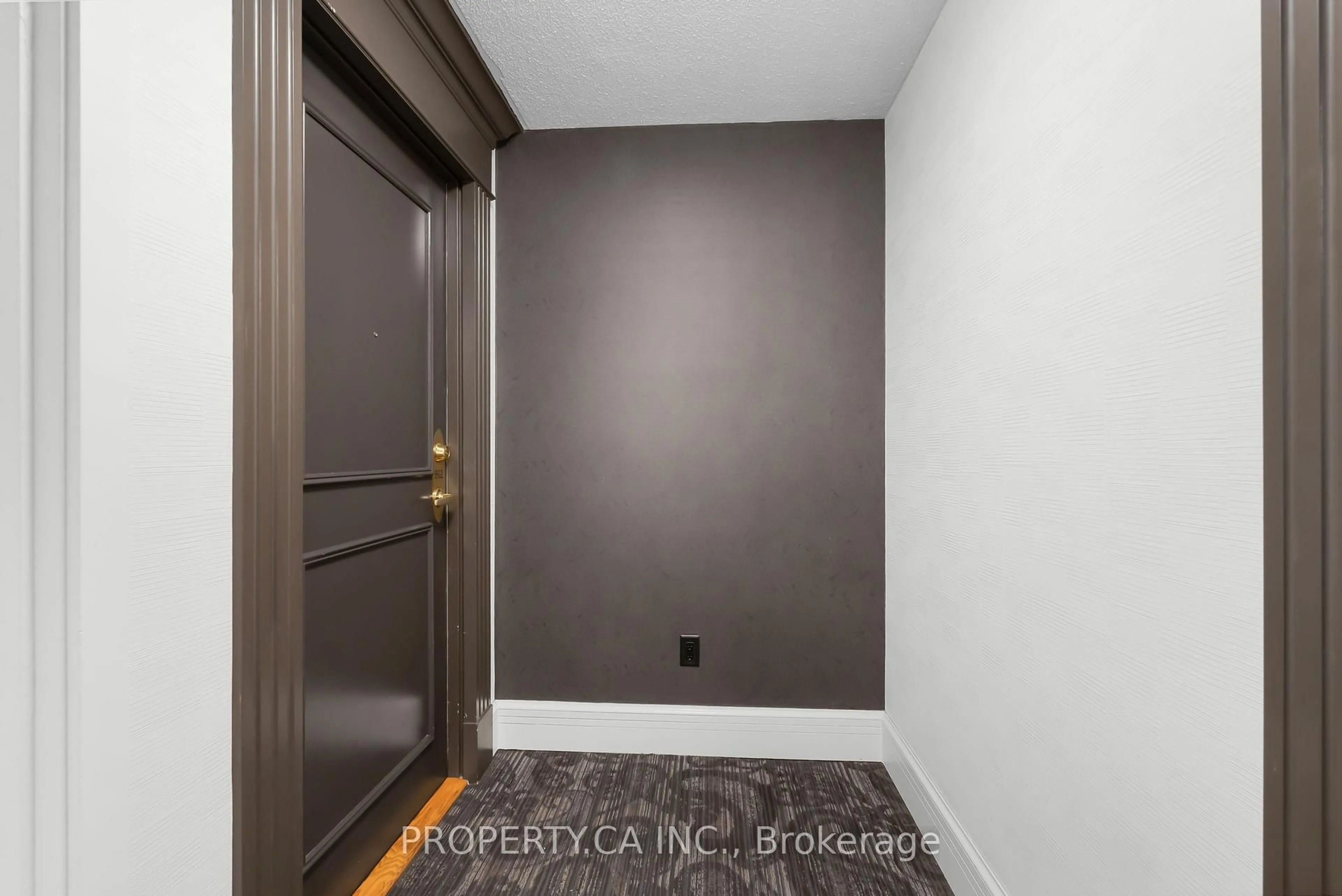 Indoor entryway for 123 Omni Dr #962, Toronto Ontario M1P 5A8