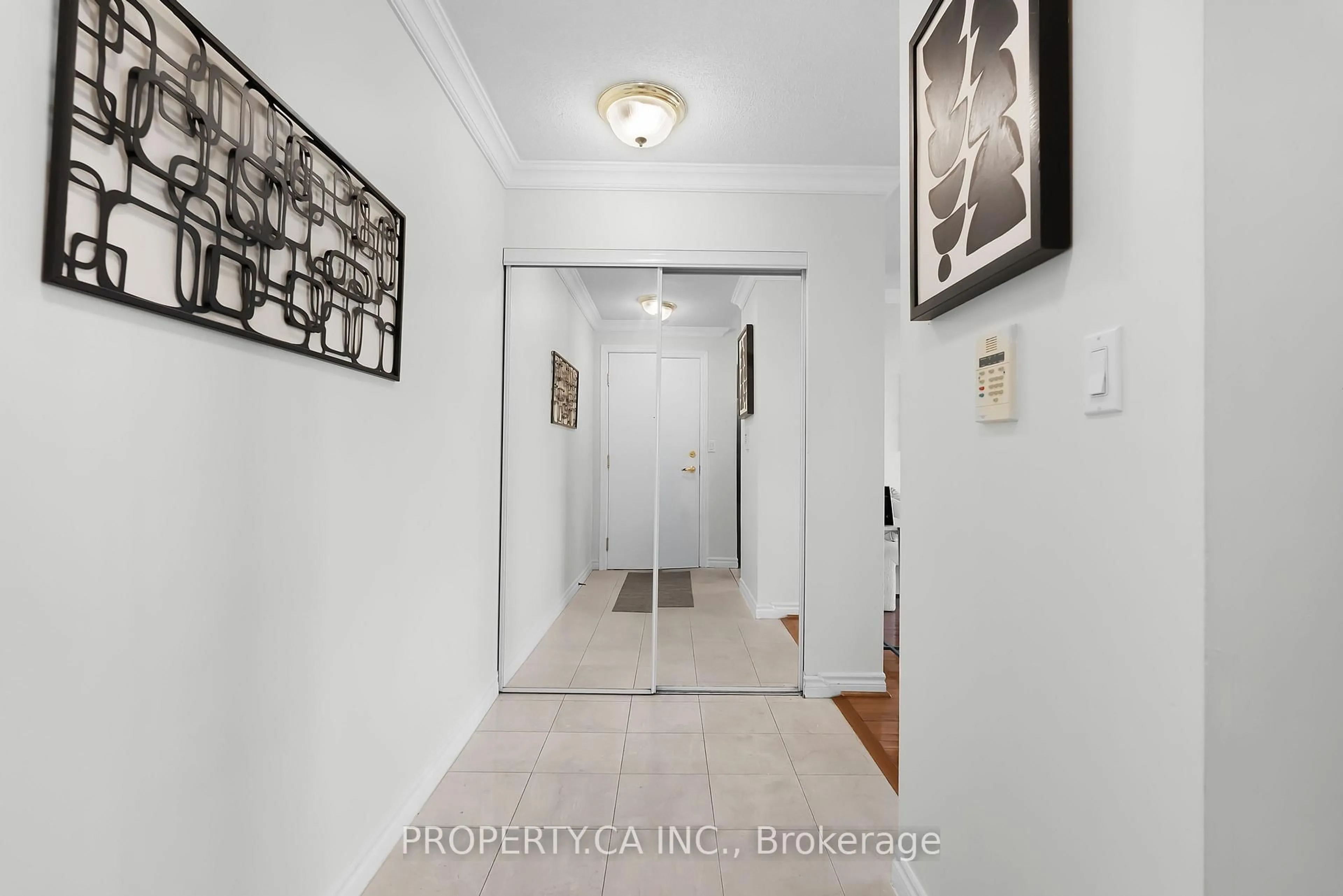 Indoor entryway for 123 Omni Dr #962, Toronto Ontario M1P 5A8
