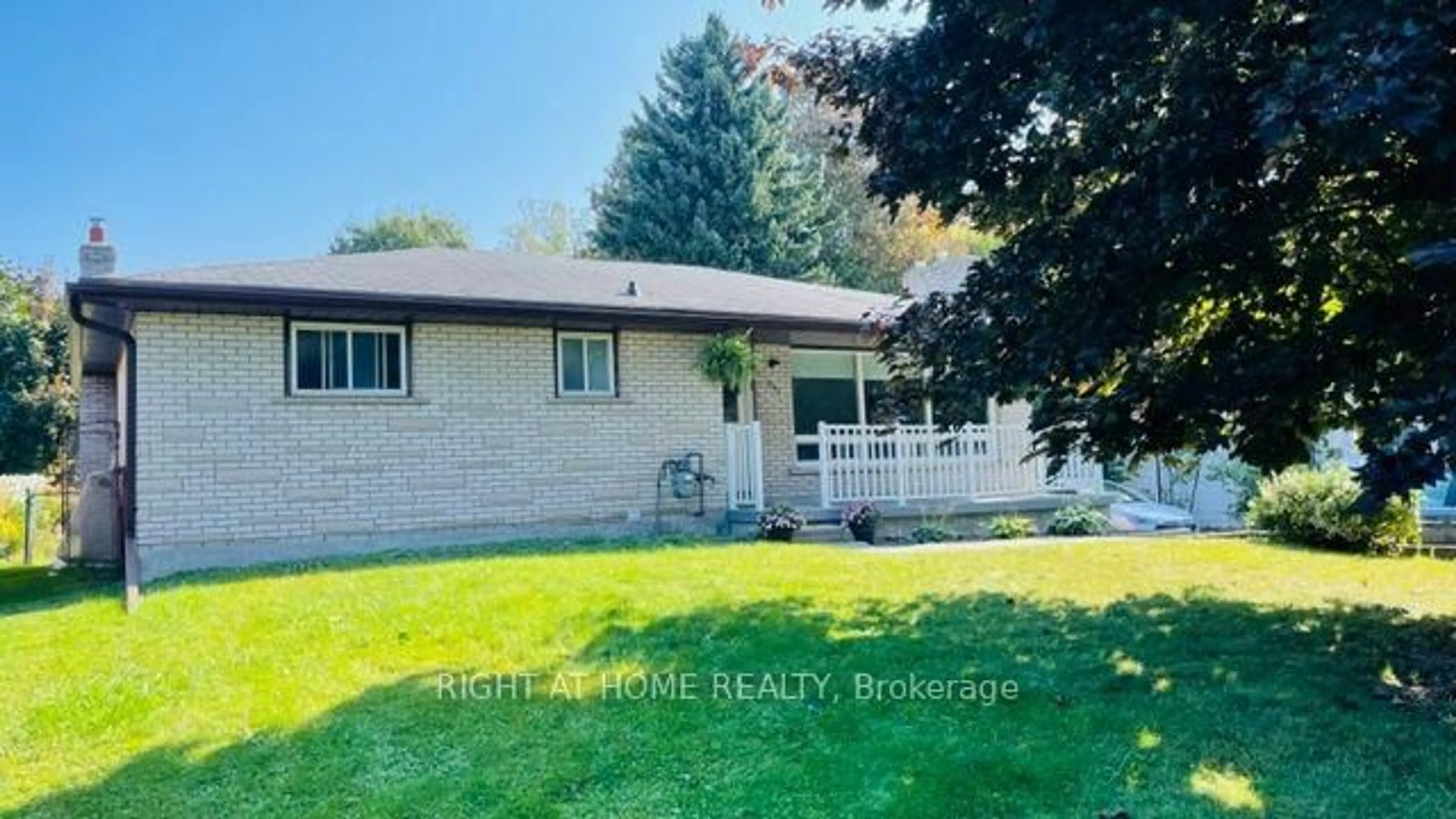 Home with vinyl exterior material, unknown for 251 Mill St, Clarington Ontario L1B 1J3