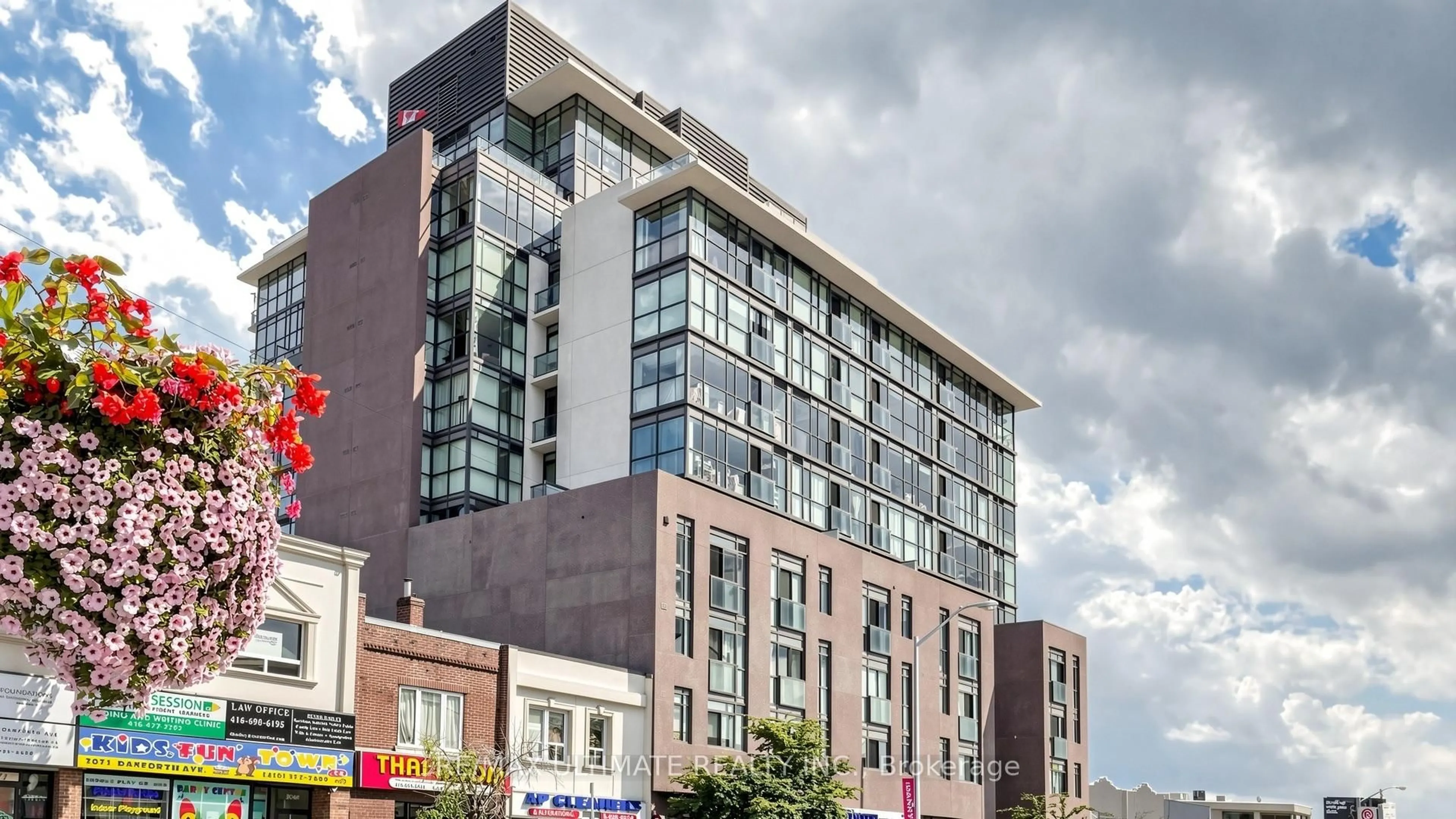 Unknown for 2055 Danforth Ave #404, Toronto Ontario M4C 1J8