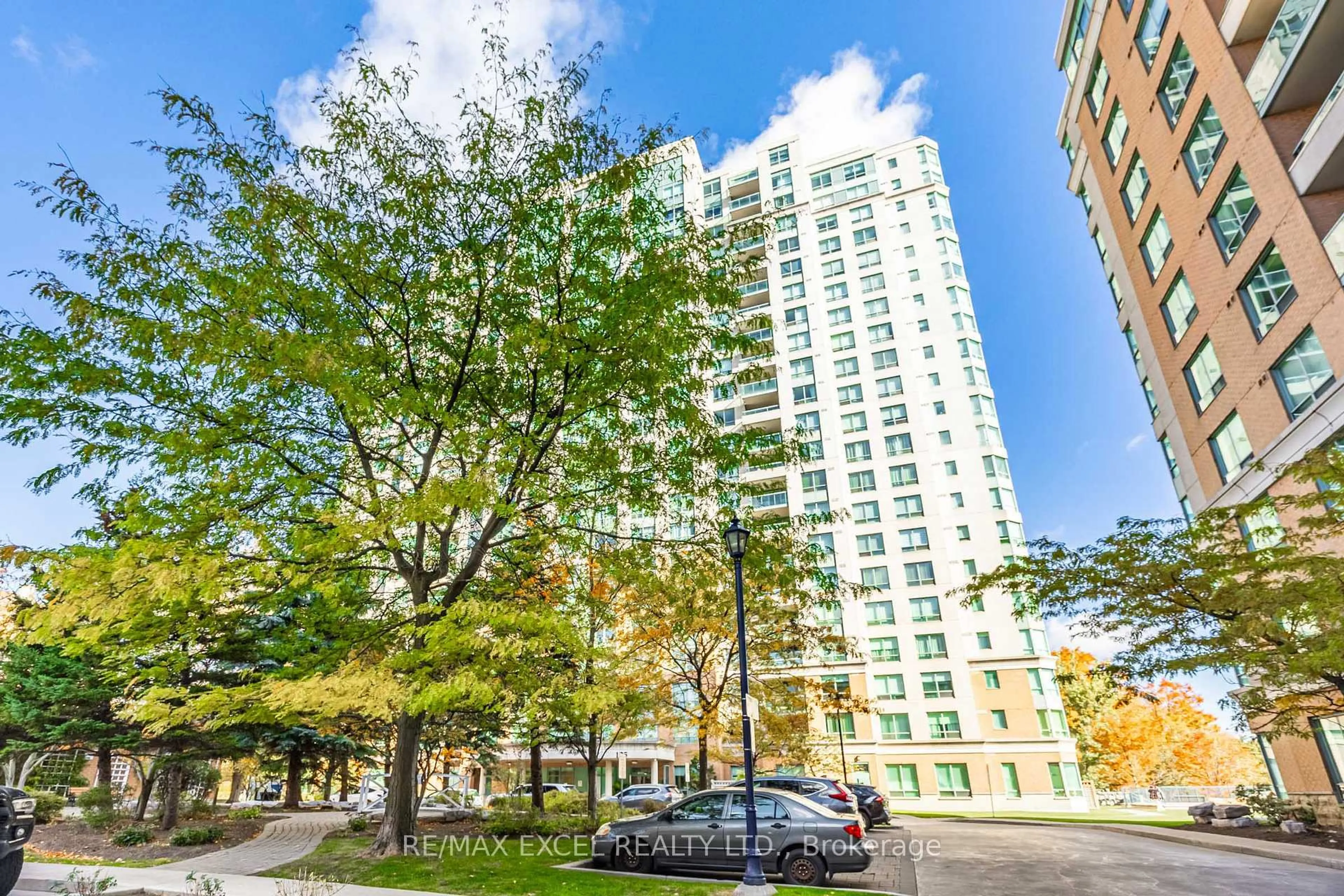 Patio, street for 125 Omni Dr #739, Toronto Ontario M1P 5A9