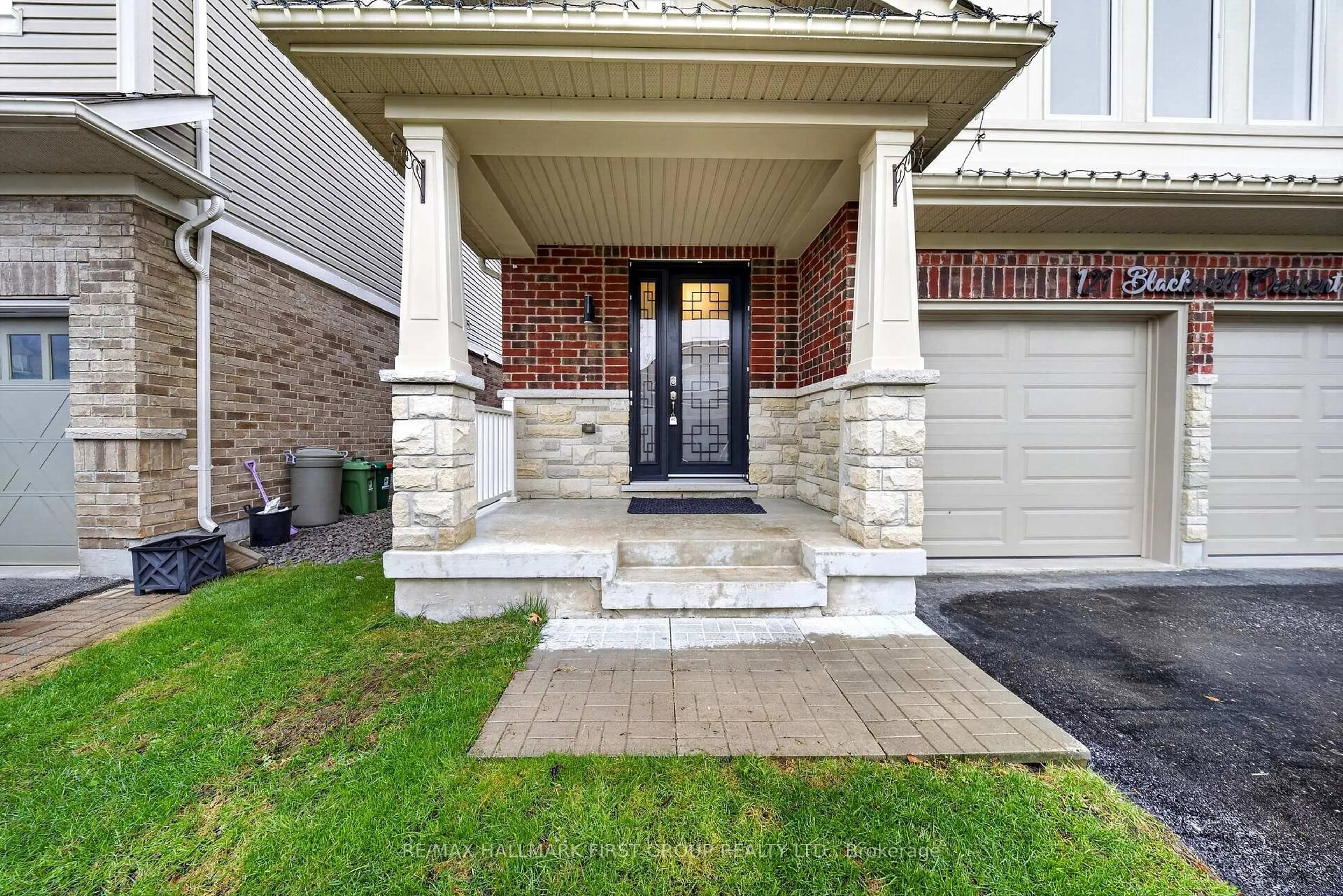 Unknown for 121 Blackwell Cres, Oshawa Ontario L1L 0C1