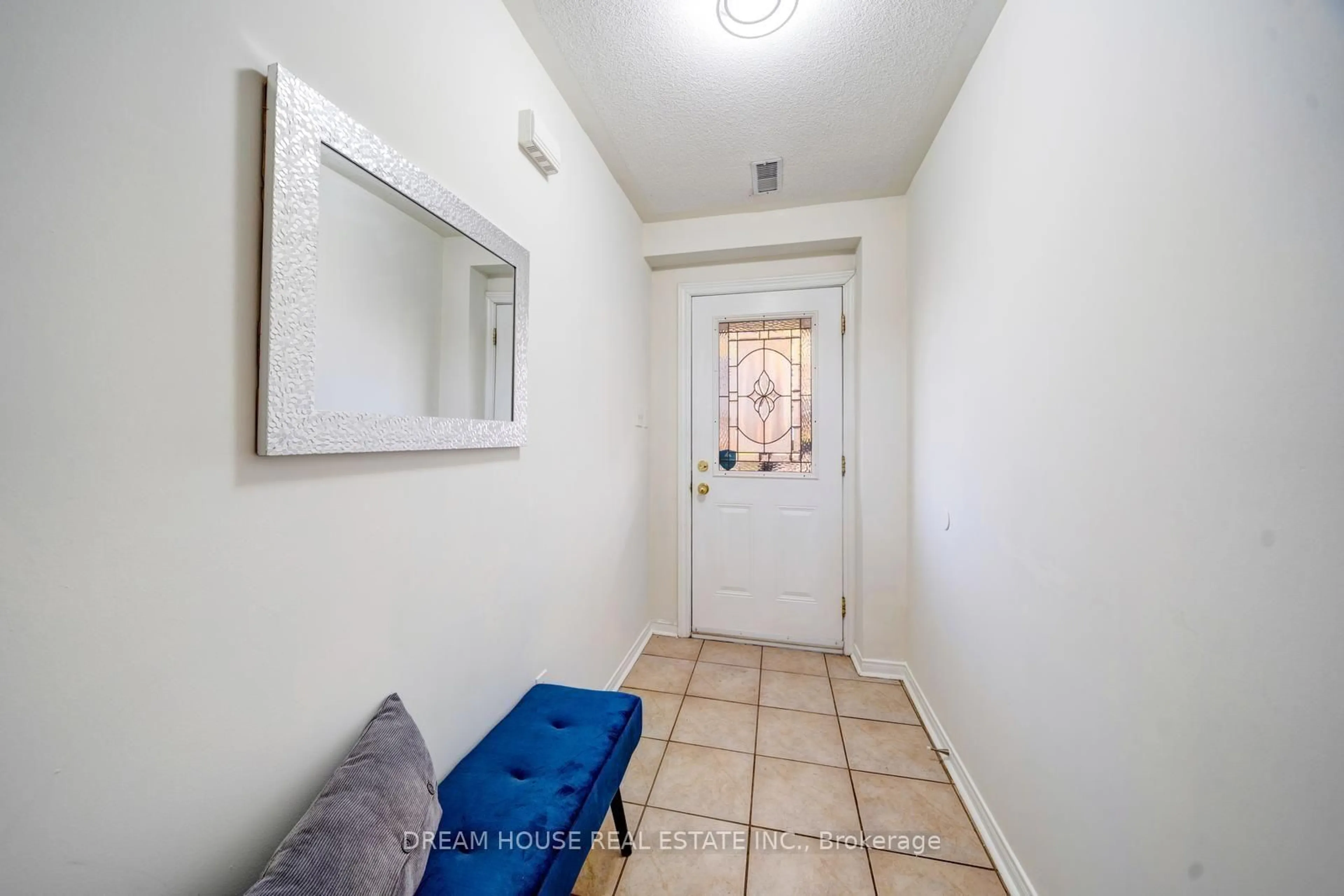 Indoor entryway for 68 Mcgonigal Lane, Ajax Ontario L1T 4G9