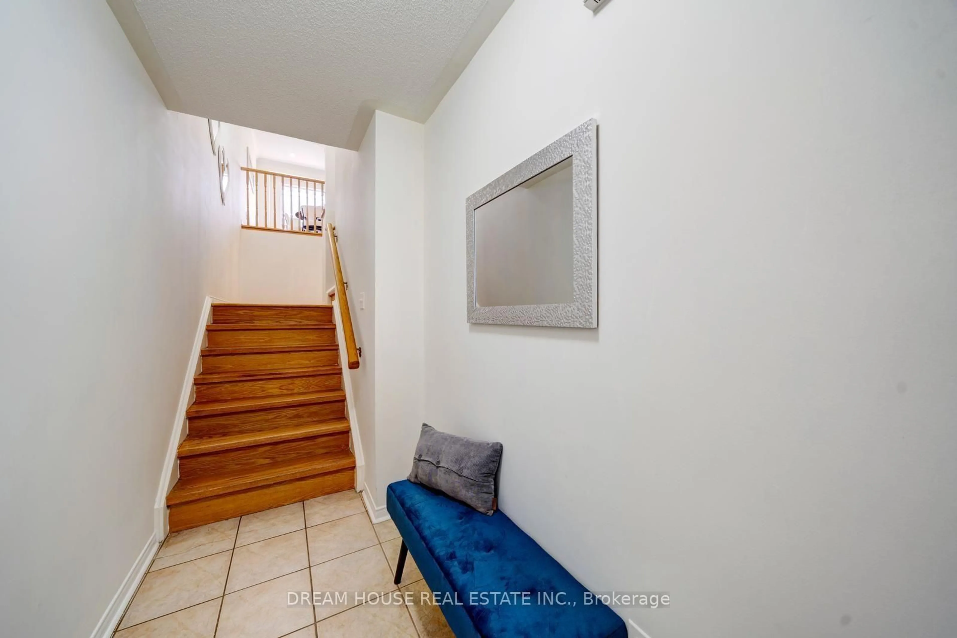 Unknown for 68 Mcgonigal Lane, Ajax Ontario L1T 4G9