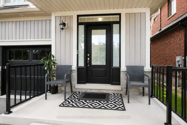 23 Crombie St, Clarington 2