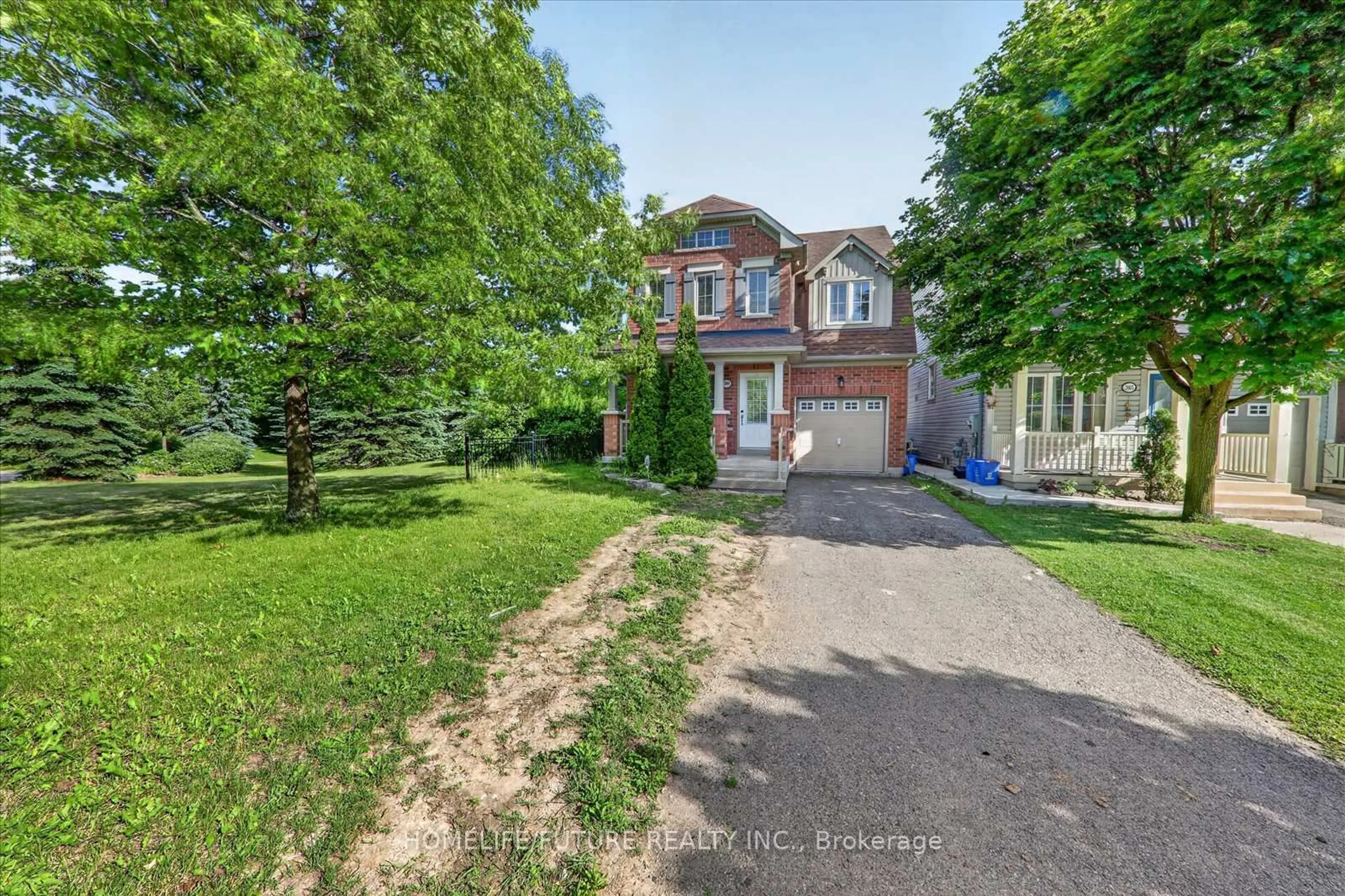 A pic from outside/outdoor area/front of a property/back of a property/a pic from drone, street for 2009 Secretariat Pl, Oshawa Ontario L1L 1C8