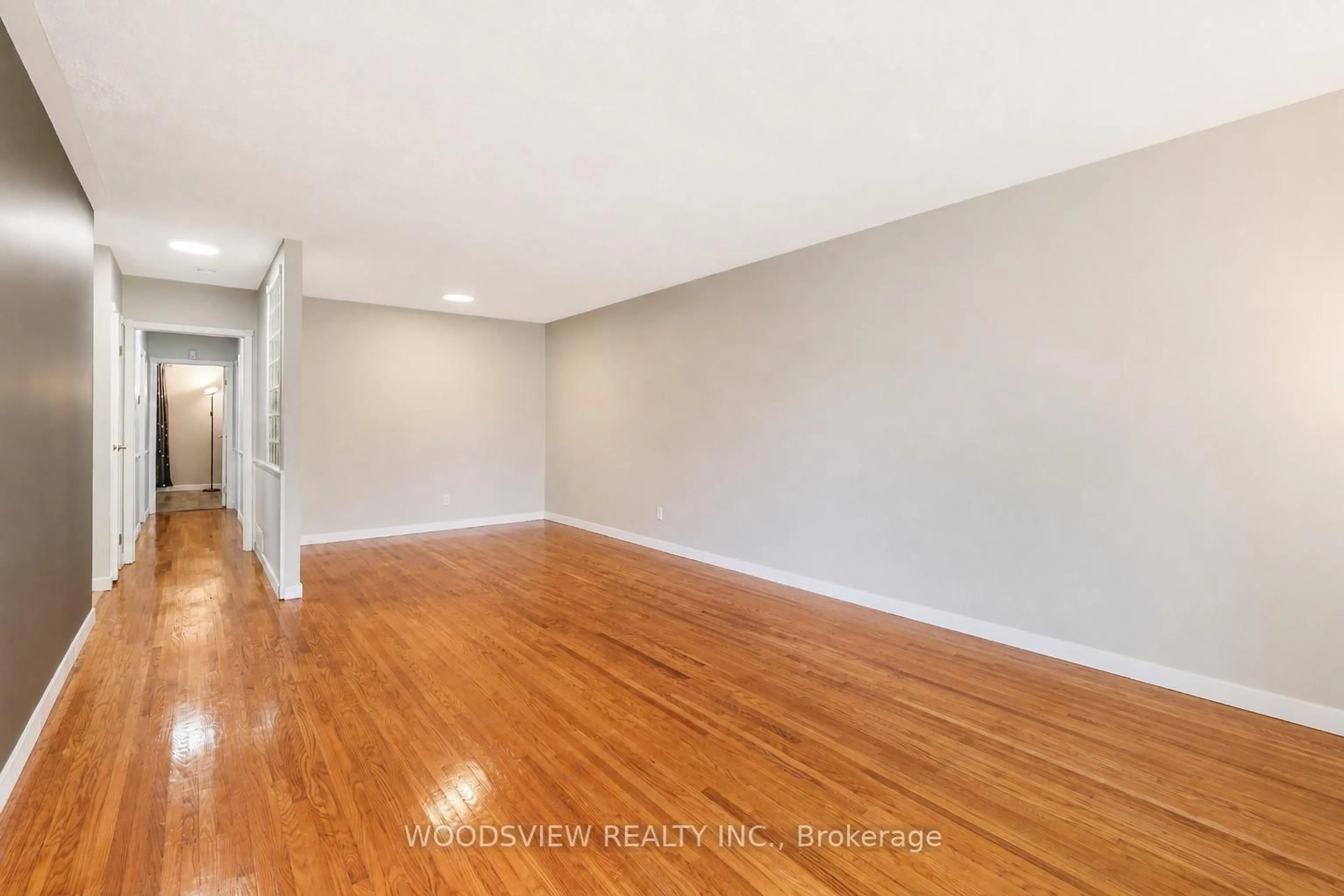 A pic of a room for 851 Moretta Ave, Pickering Ontario L1W 2K1