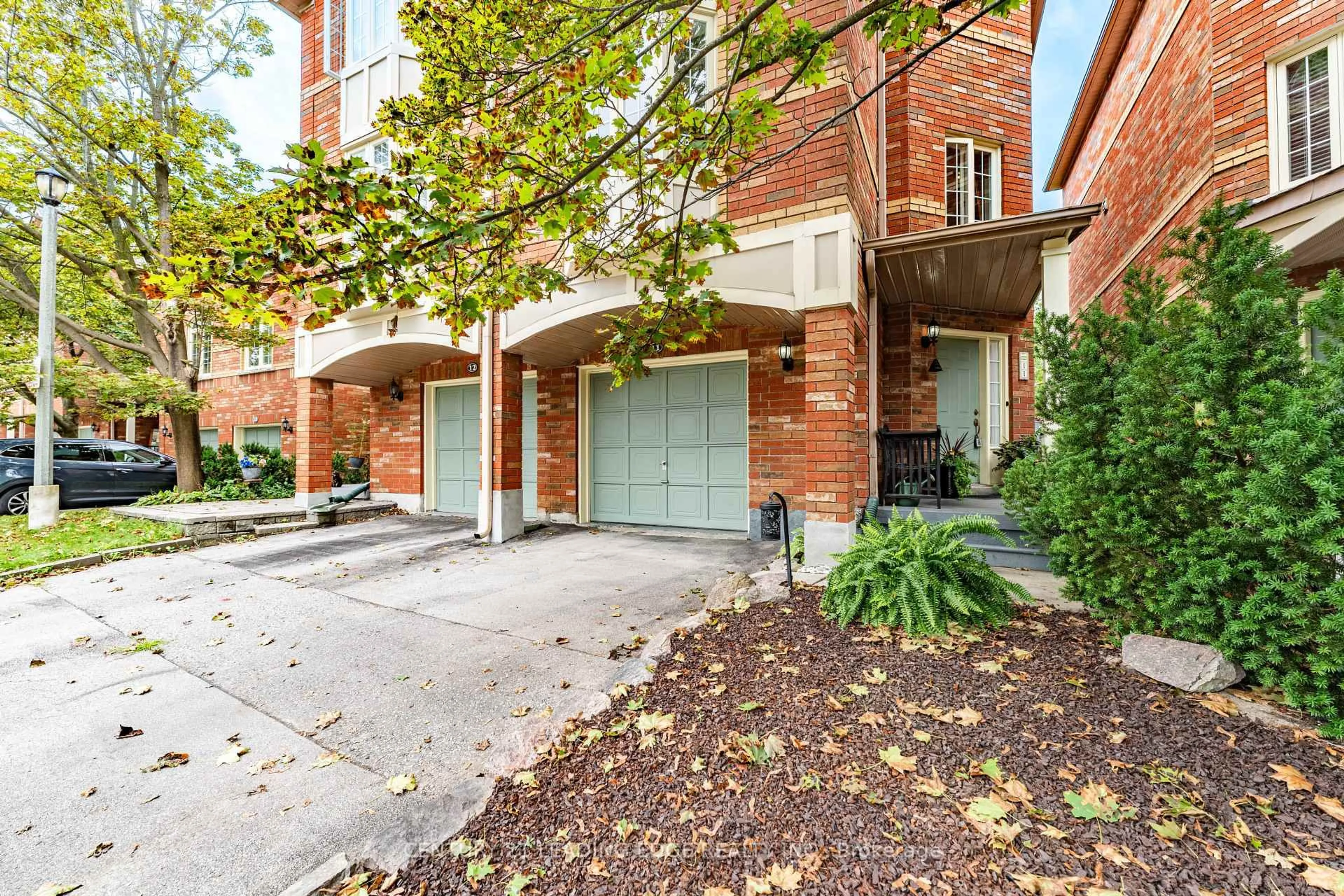 Home with brick exterior material, street for 11 Guildpark Ptwy, Toronto Ontario M1J 3P1