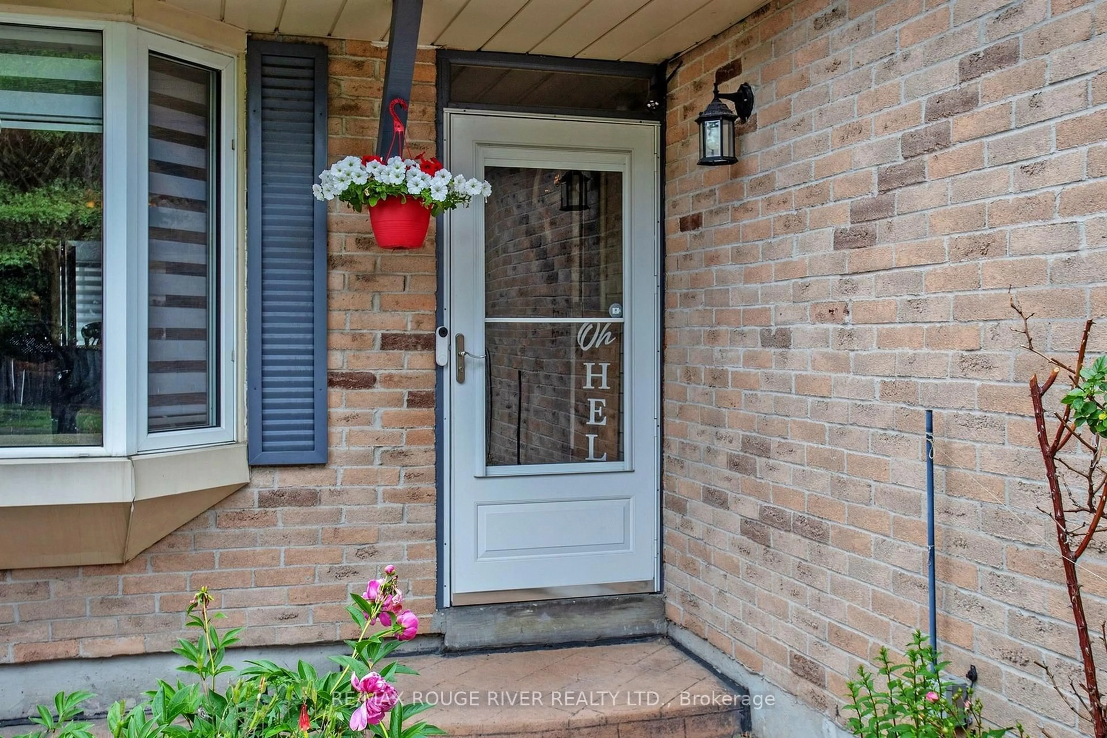 Indoor entryway for 49 Gilmour Dr, Ajax Ontario L1S 5J4