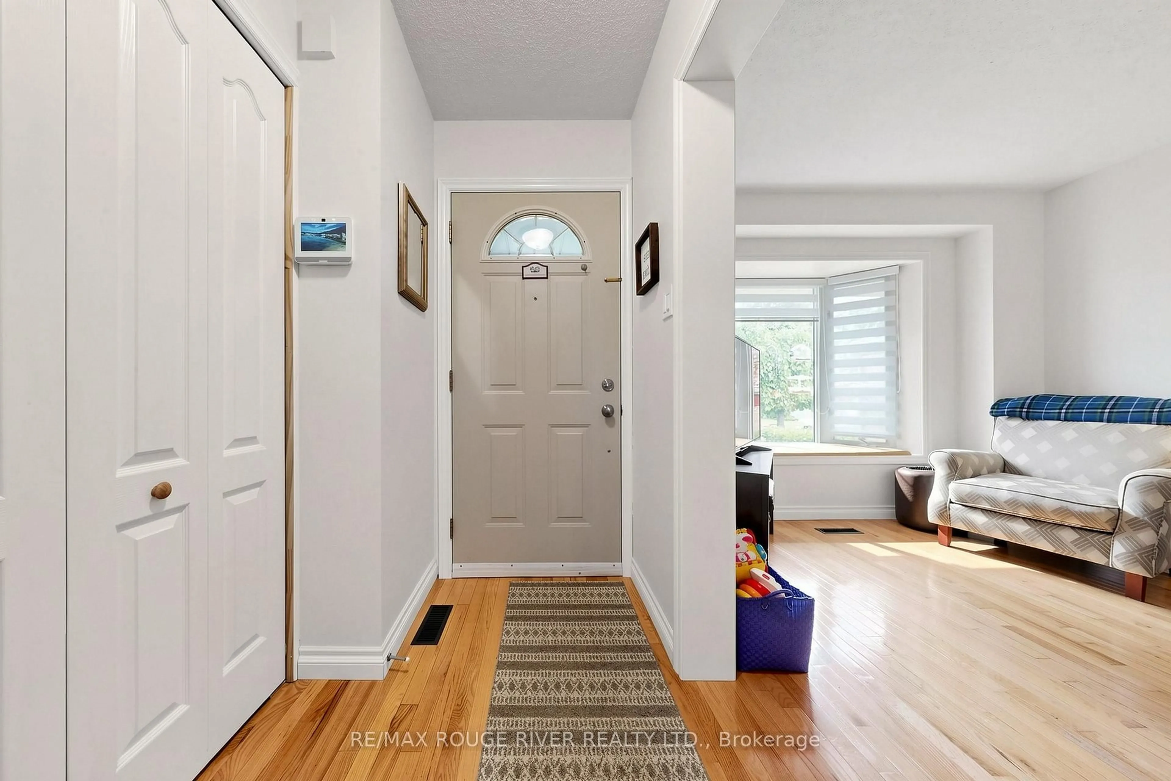 Indoor entryway for 49 Gilmour Dr, Ajax Ontario L1S 5J4