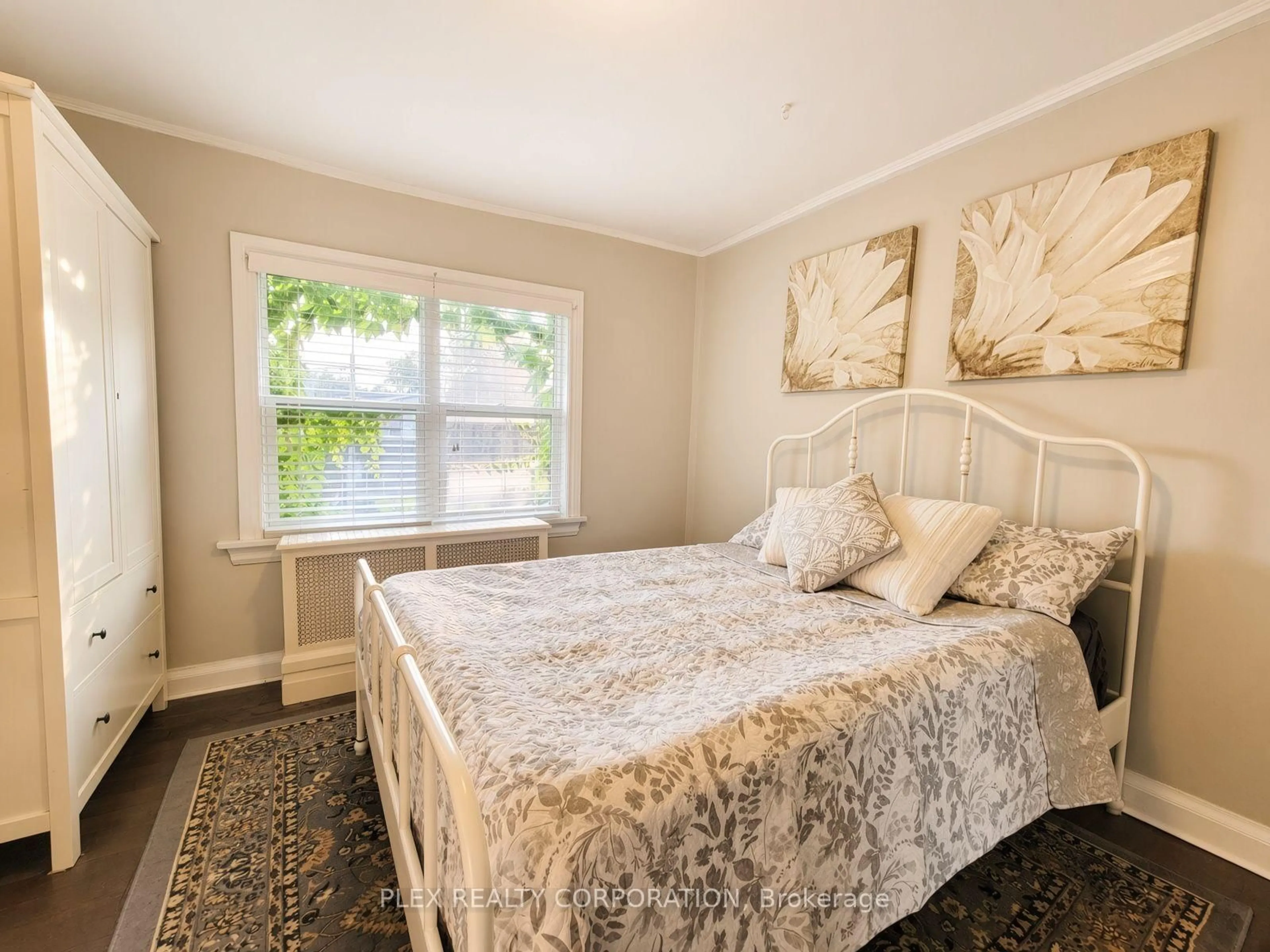 Bedroom with bed, unknown for 357 Victoria Park Ave, Toronto Ontario M4E 3S9