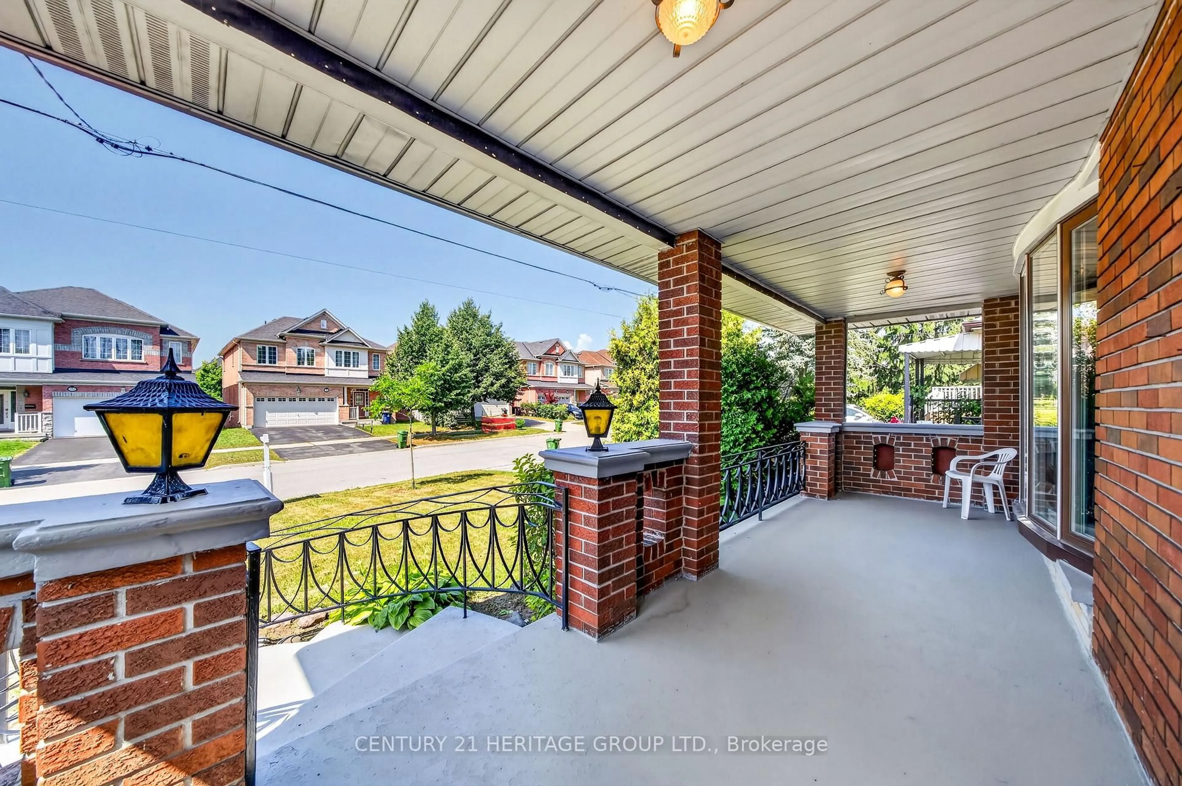 Patio, street for 33 Jeanette St, Toronto Ontario M1M 3G3