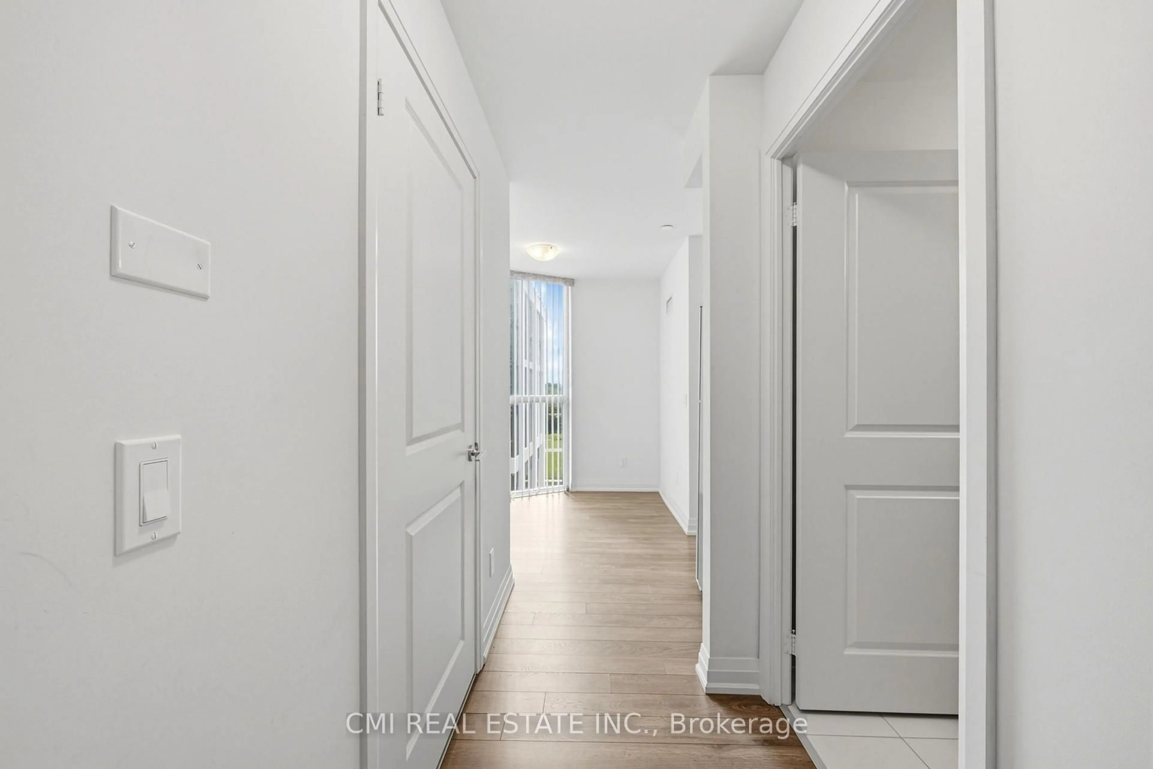 Indoor entryway for 10 Meadowglen Pl #611, Toronto Ontario M1G 0A8