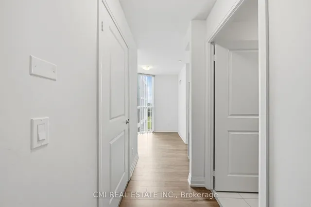 10 Meadowglen Pl #611, Toronto 5
