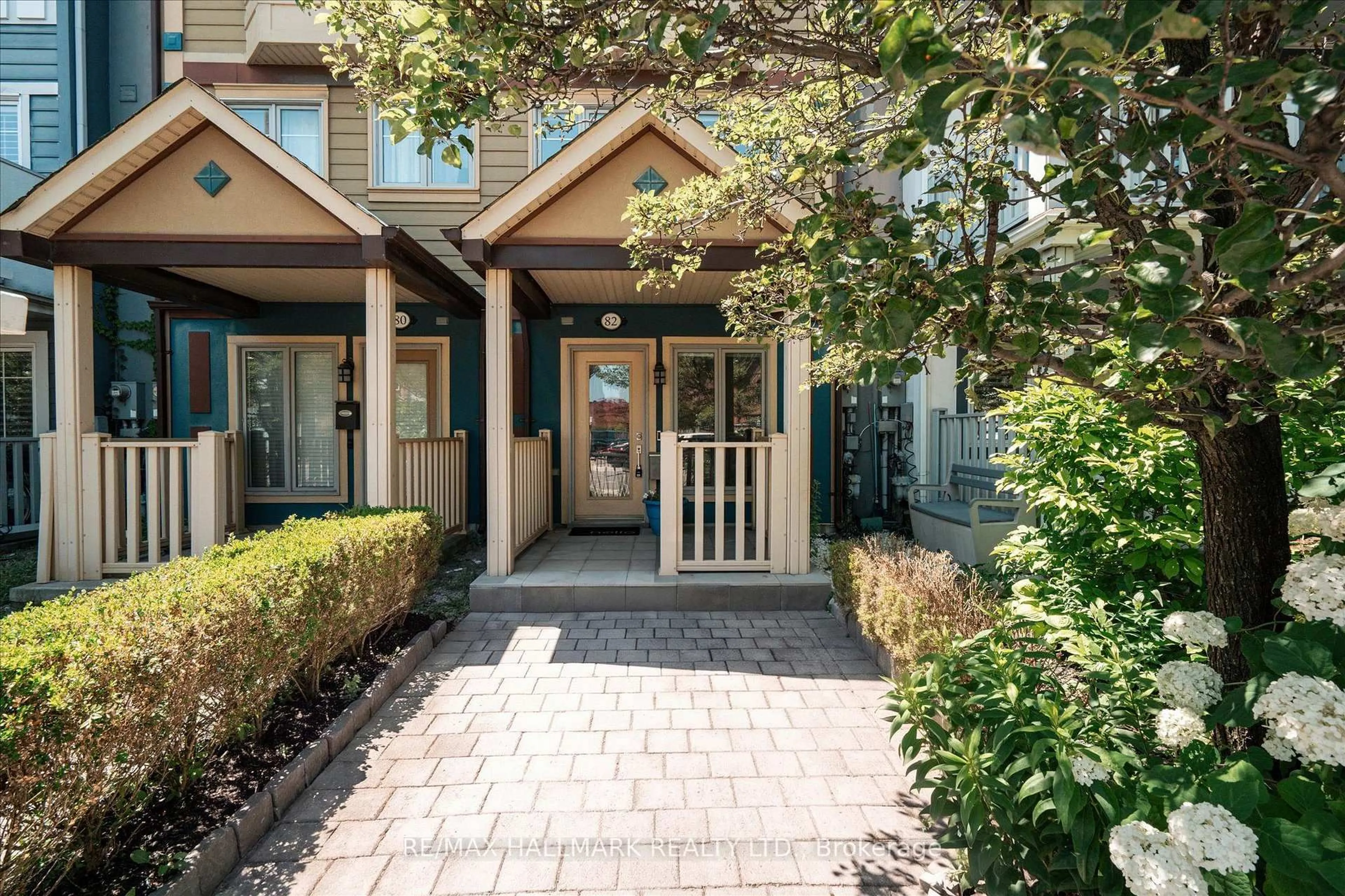 Unknown for 82 Woodbine Ave, Toronto Ontario M4L 2A2