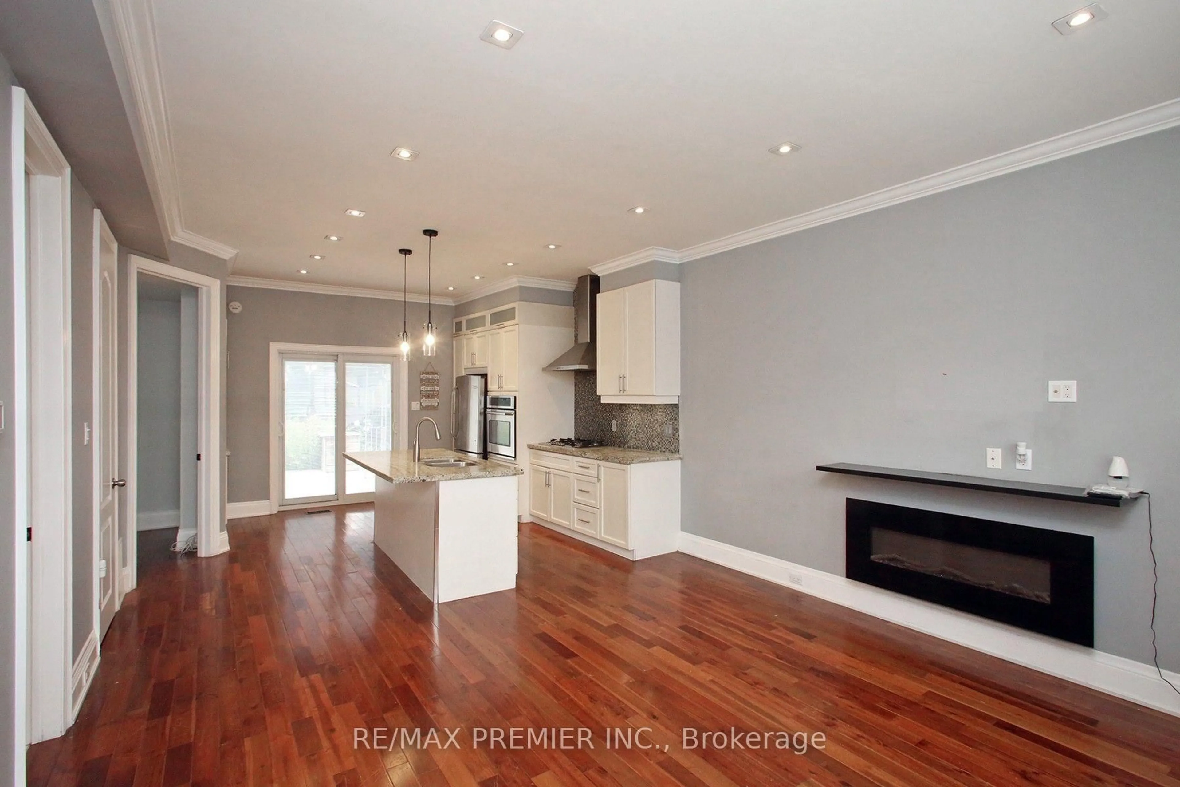 Open concept kitchen, wood/laminate floor for 226 Ritson Rd, Oshawa Ontario L1H 5H7