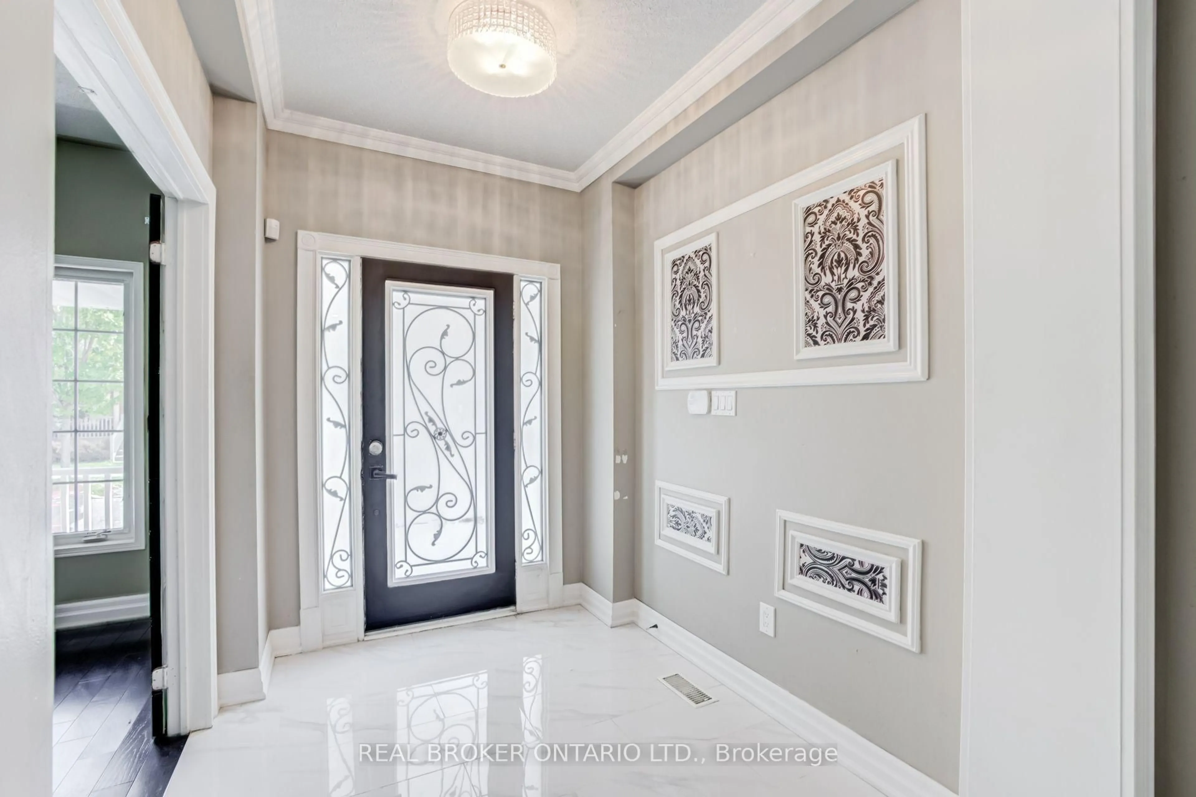 Indoor entryway for 10 Coyle St, Ajax Ontario L1T 0A2