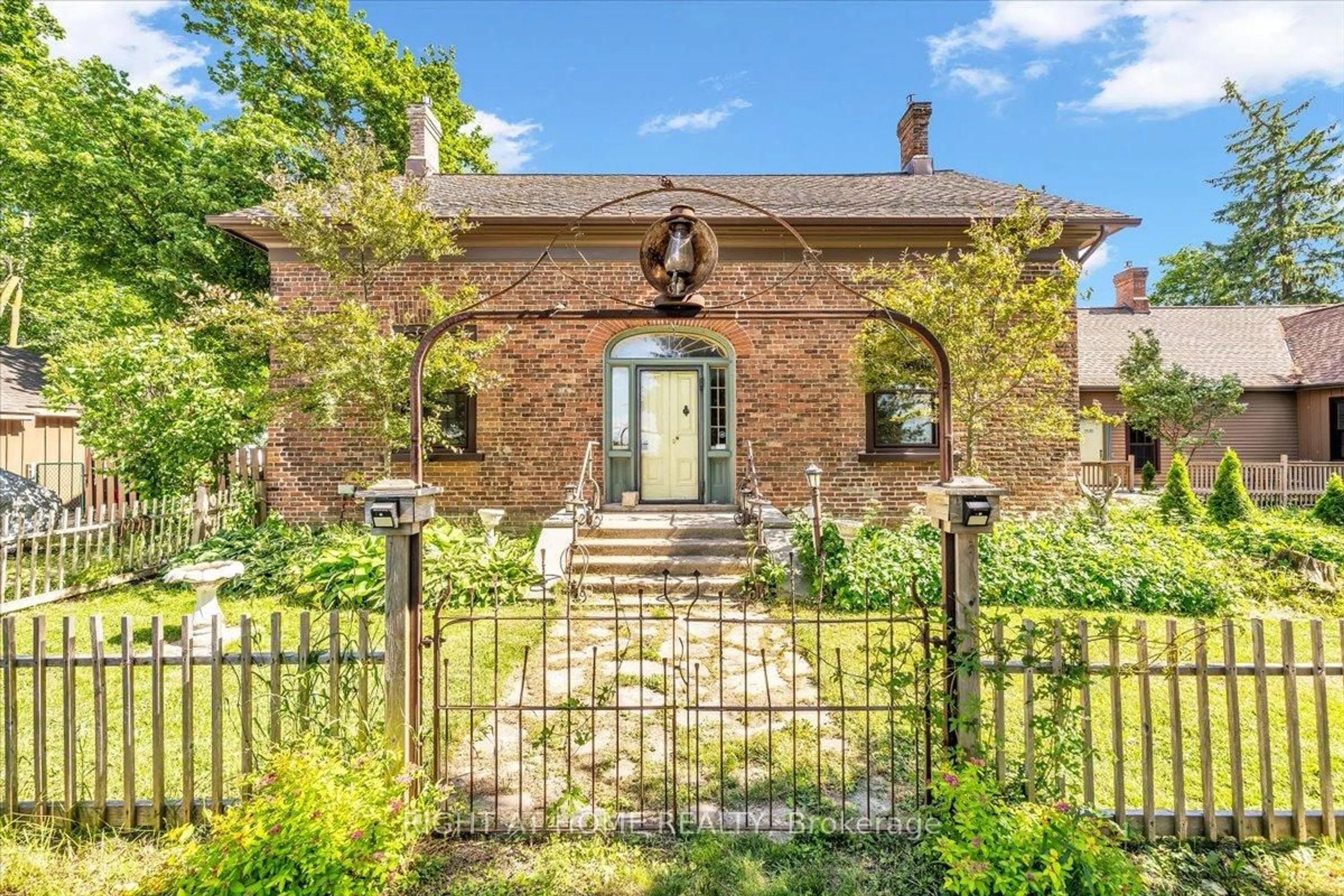 Home with brick exterior material, street for 1320 King St, Scugog Ontario L9L 1B5