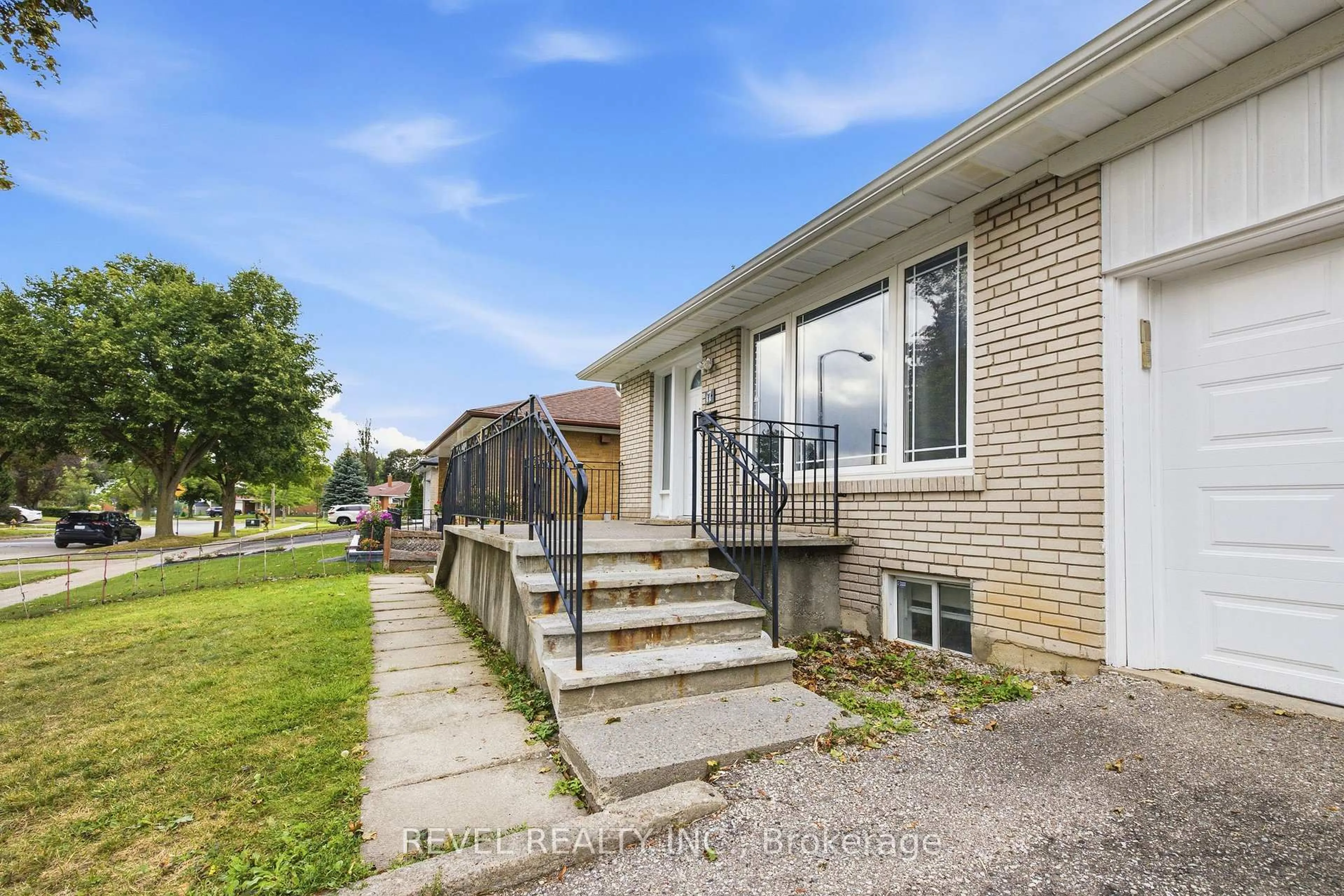 Unknown for 17 Amberjack Blvd, Toronto Ontario M1H 2J2