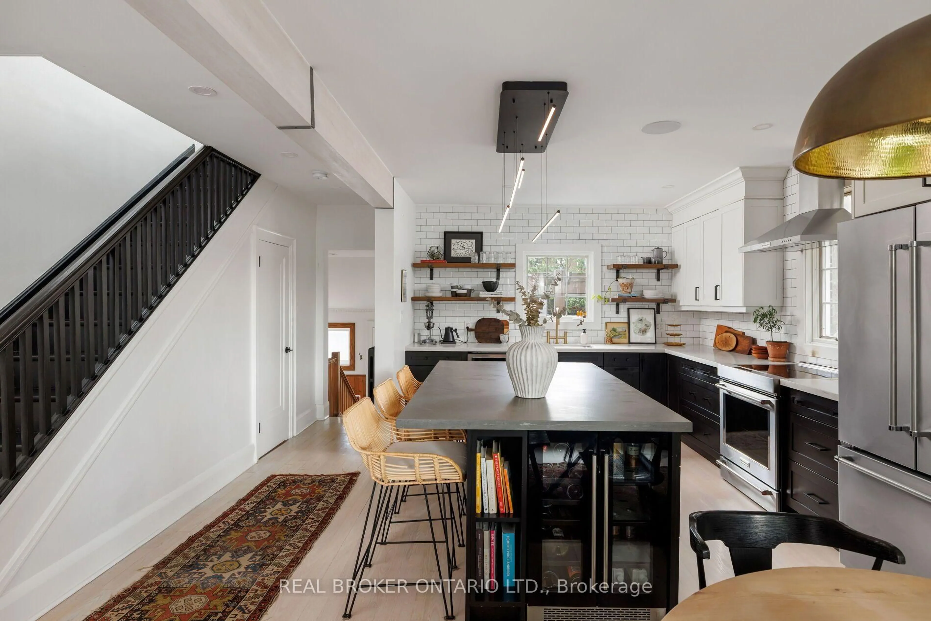 Open concept kitchen, unknown for 39 Beechwood Dr, Toronto Ontario M4K 3H7