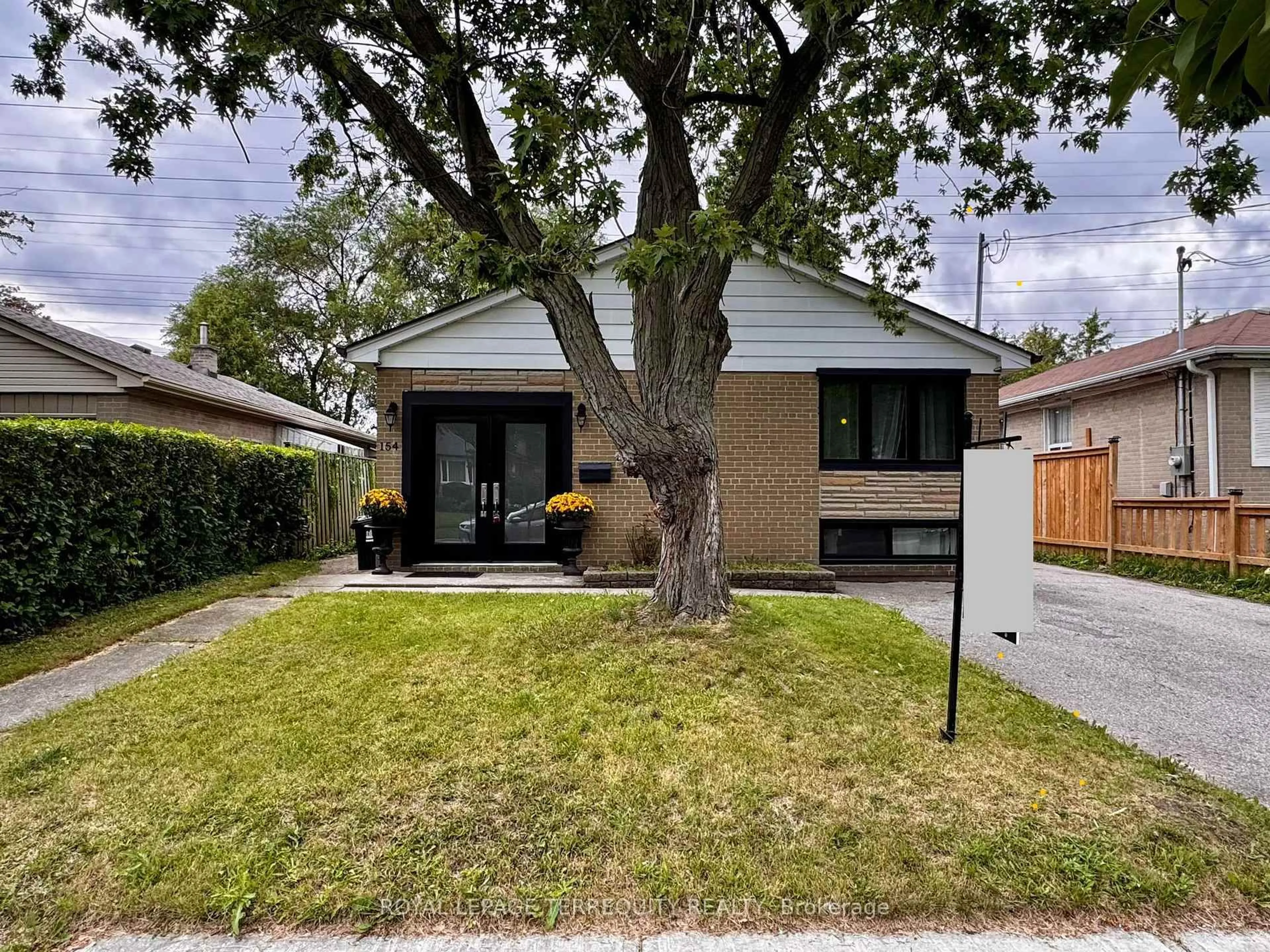 Home with brick exterior material, street for 154 Sedgemount Dr, Toronto Ontario M1H 1Y2