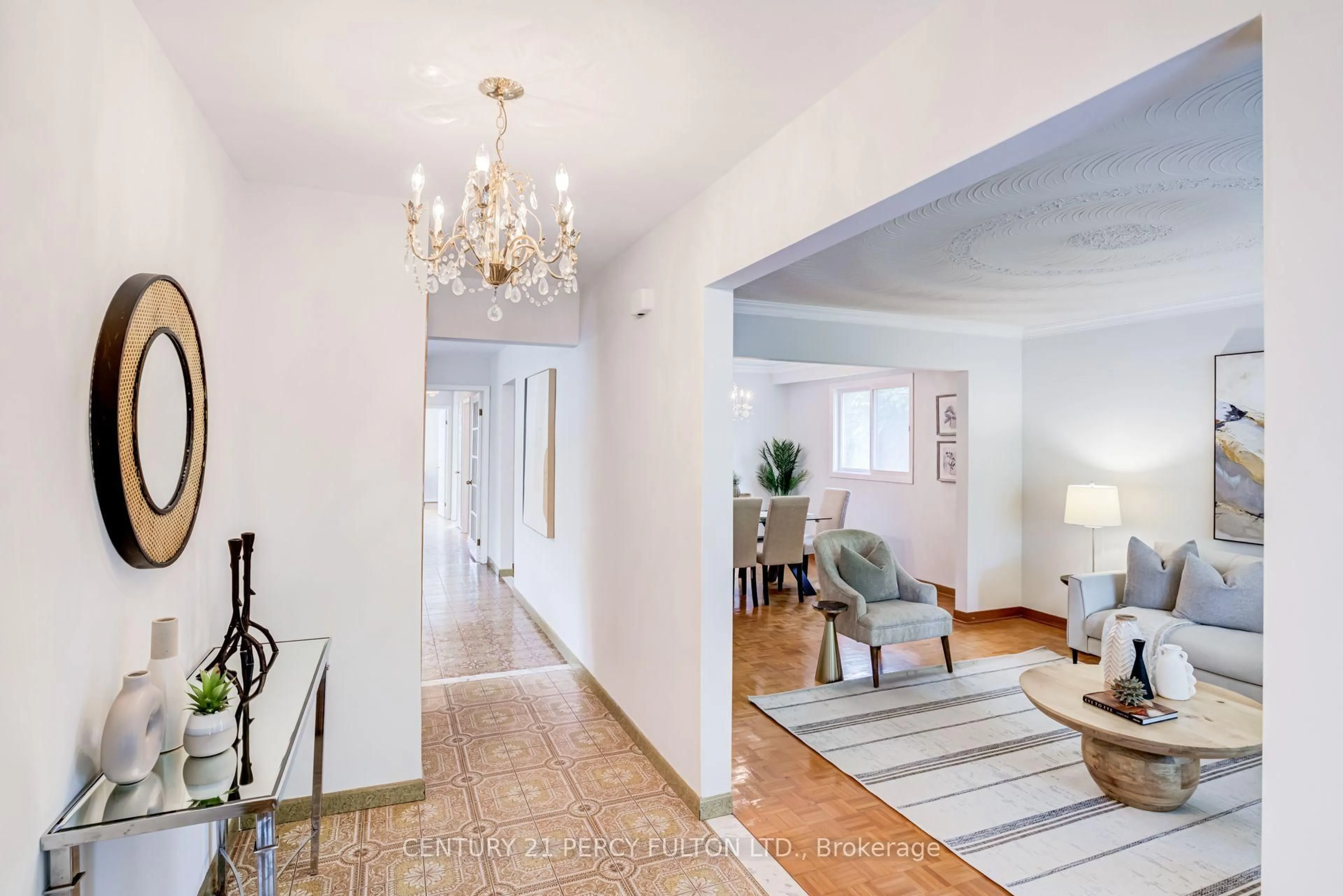 Indoor entryway for 46 Cedar Dr, Toronto Ontario M1J 3E8