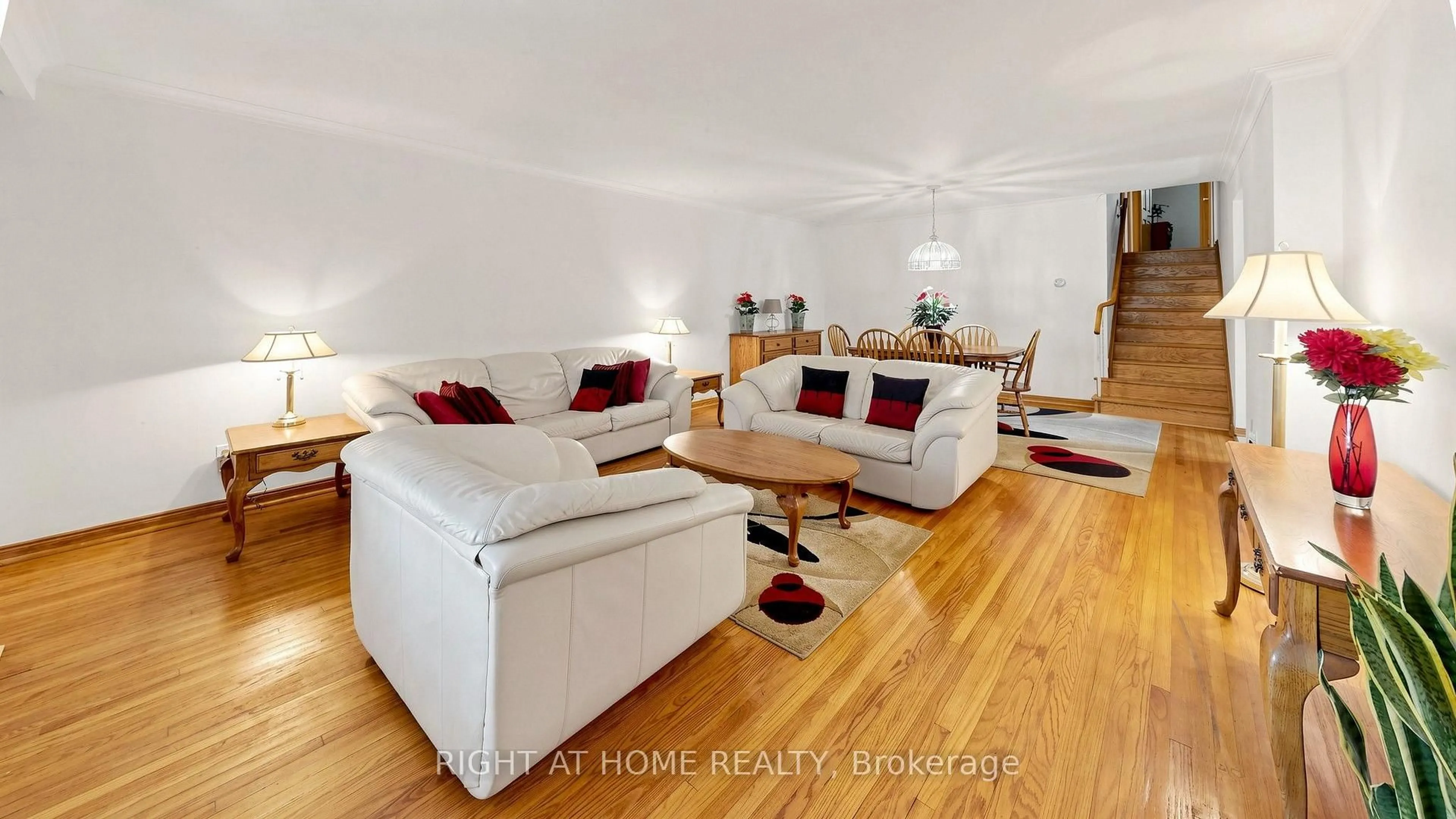 Living room with furniture, wood/laminate floor for 15 Skyridge Rd, Toronto Ontario M1E 4N7