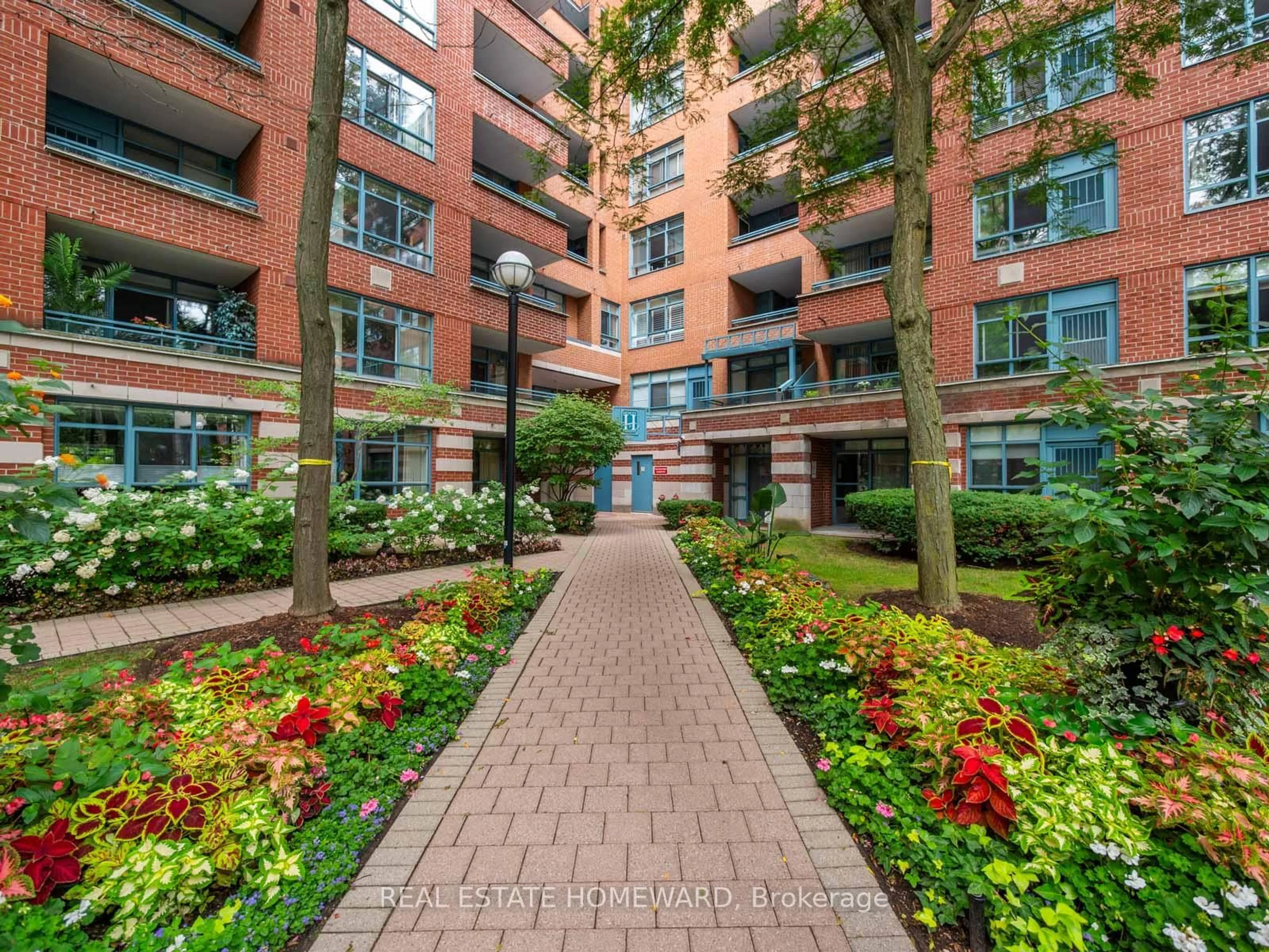 Unknown for 1091 Kingston Rd #815, Toronto Ontario M1N 4E5