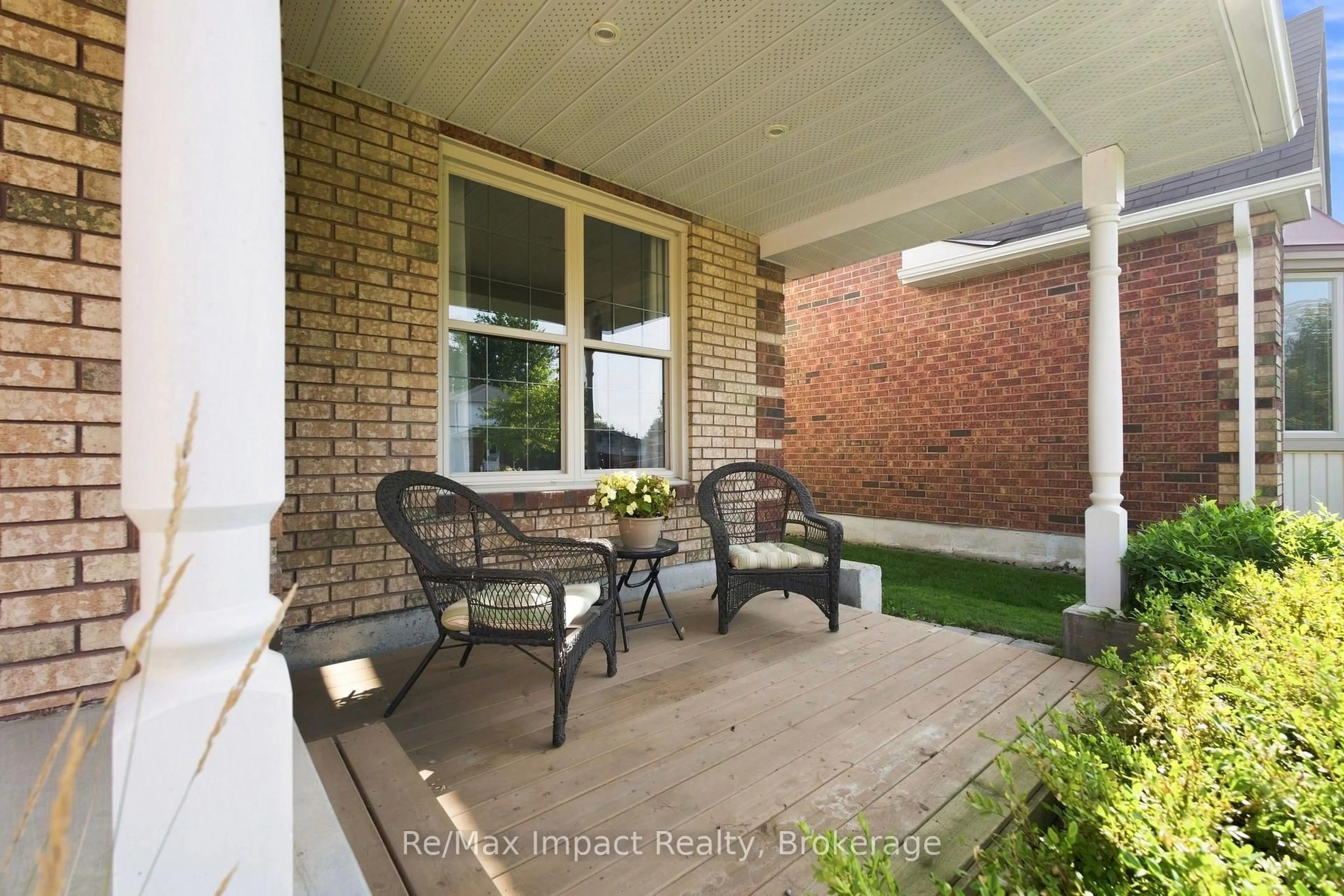 Patio, street for 76 Foster Creek Dr, Clarington Ontario L1B 1G5