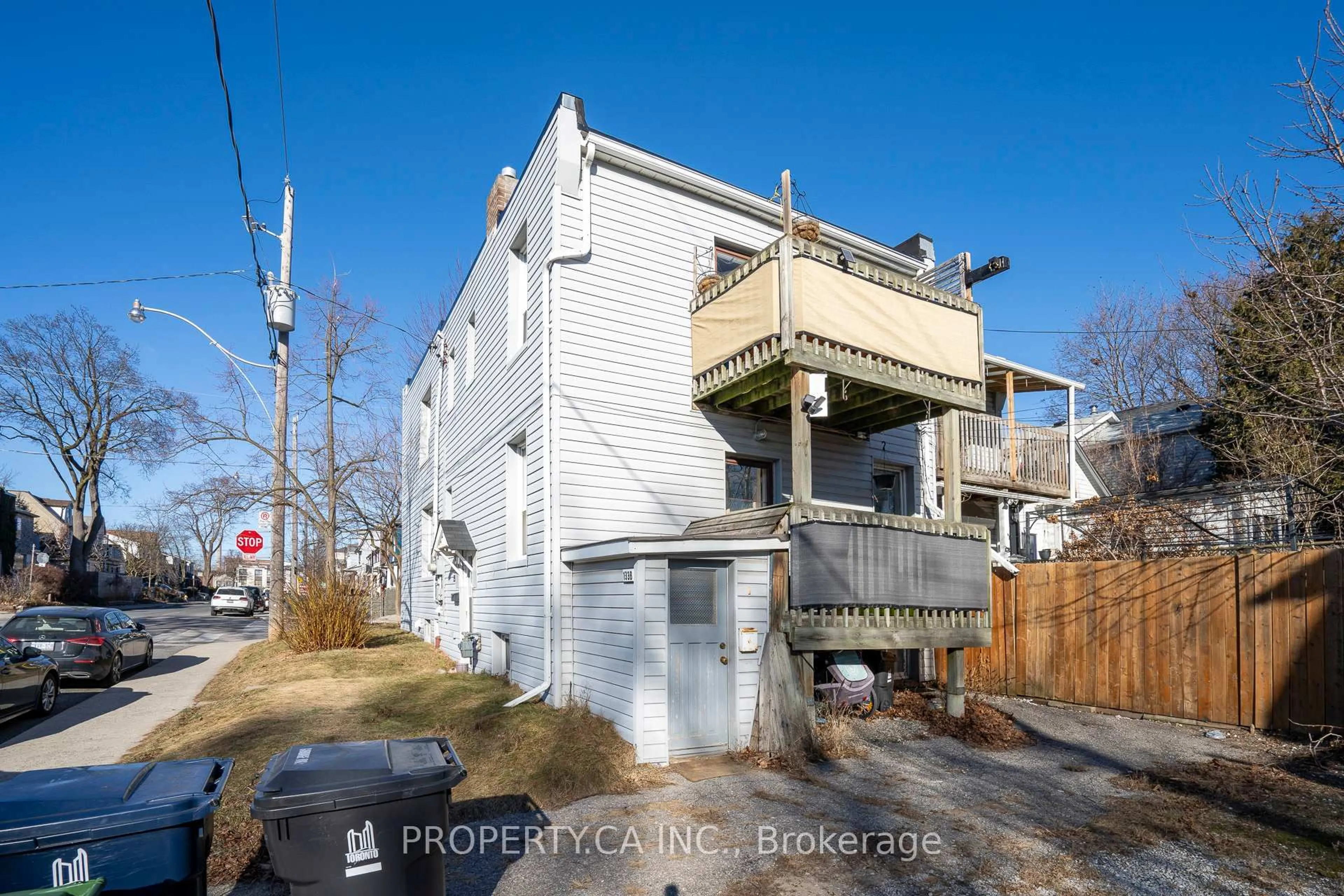 A pic from outside/outdoor area/front of a property/back of a property/a pic from drone, street for 133 Drayton Ave, Toronto Ontario M4C 3L8