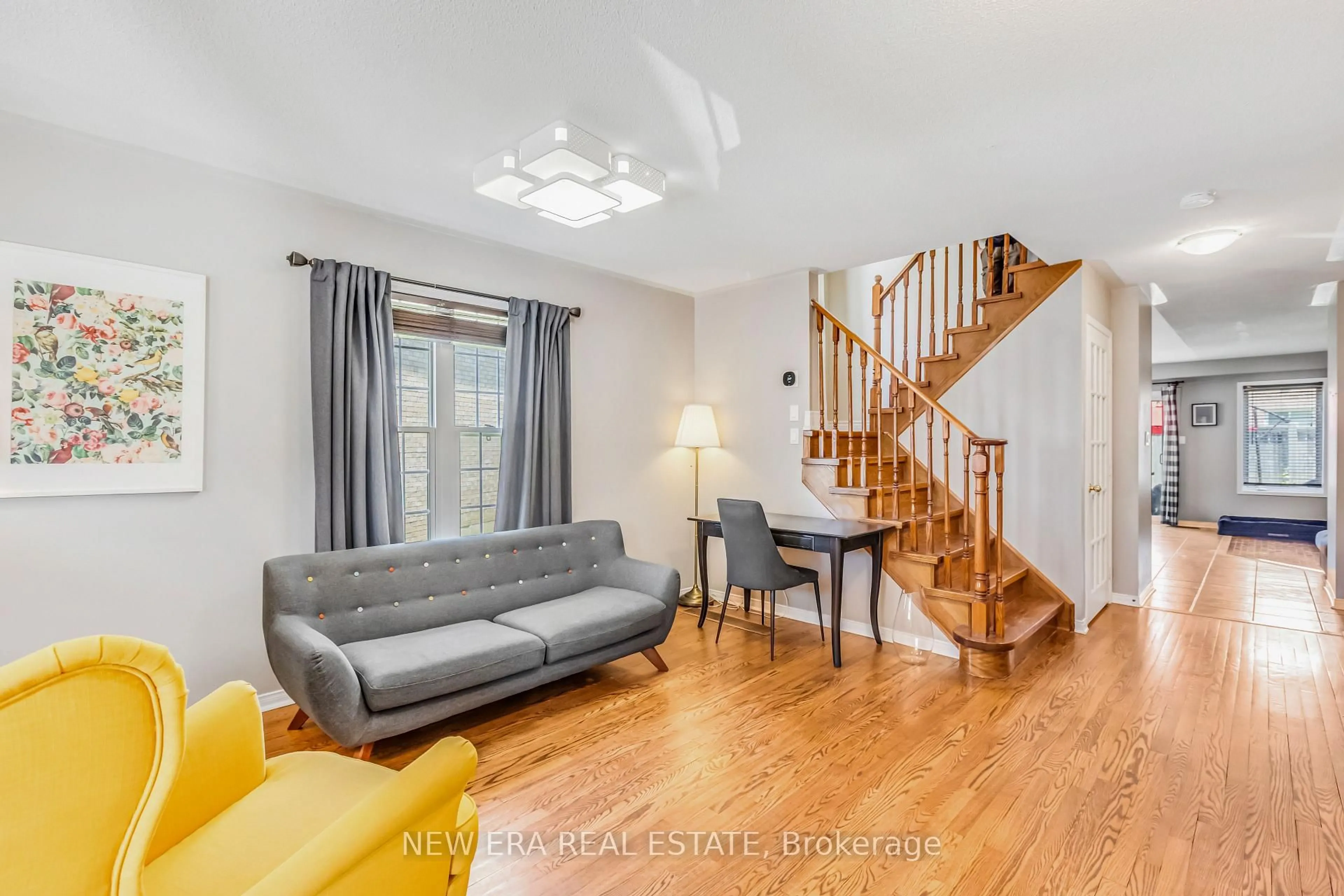 Living room with furniture, unknown for 11 Warnford Circ, Ajax Ontario L1T 0J6