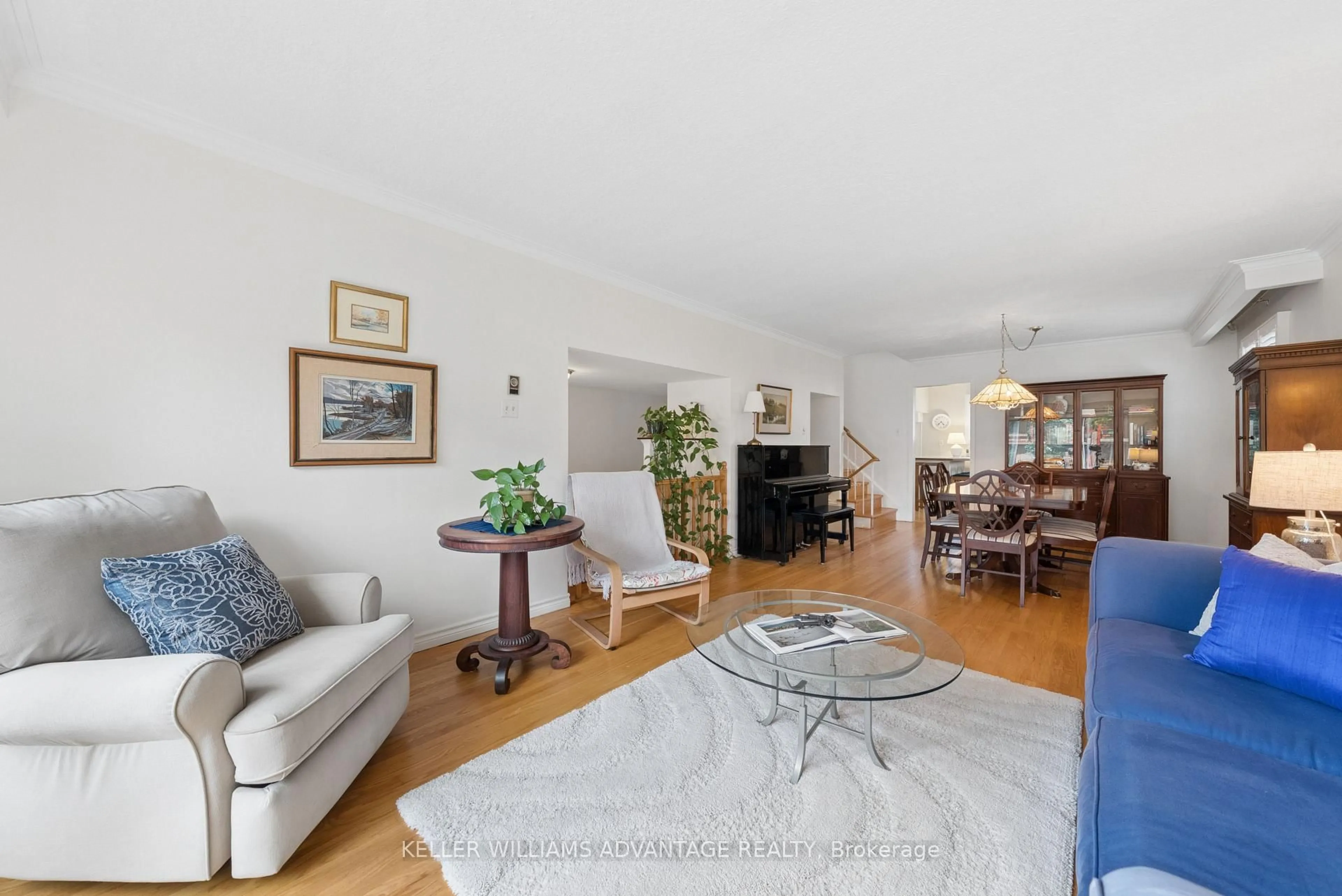 Living room with furniture, unknown for 128 Holmcrest Tr, Toronto Ontario M1C 1V5