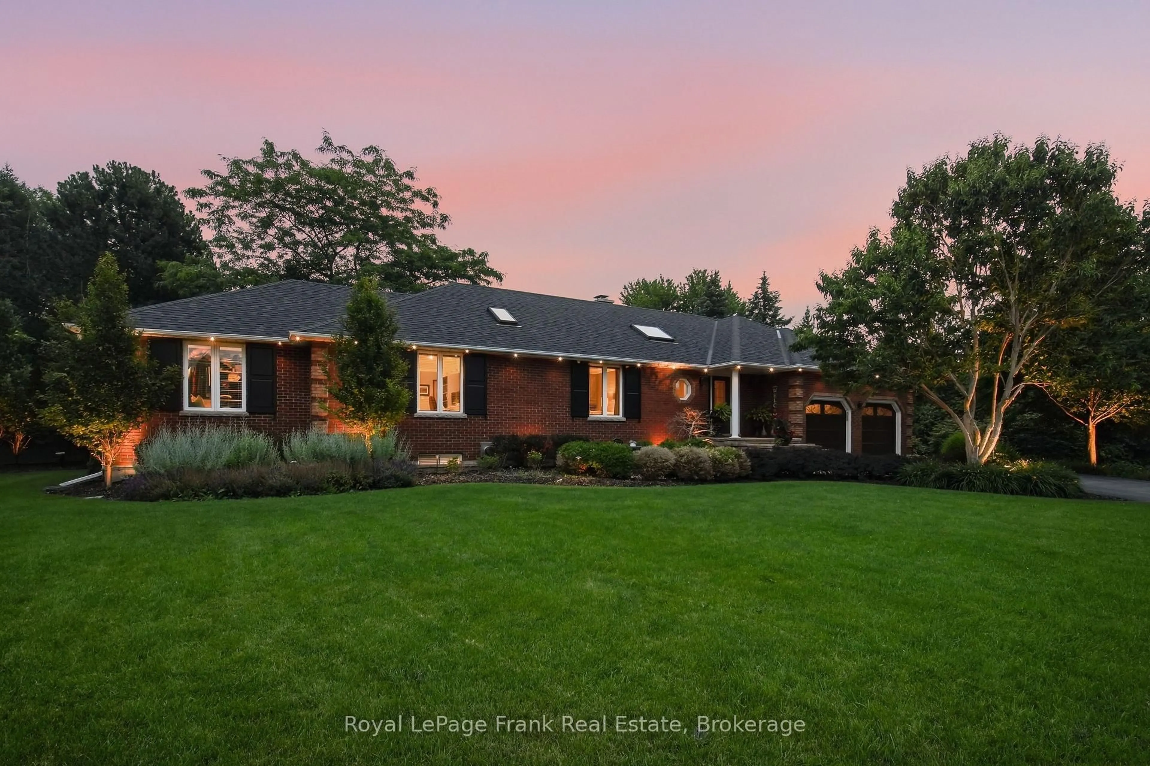 Home with brick exterior material, street for 5 Craig Crt, Clarington Ontario L1C 4H6