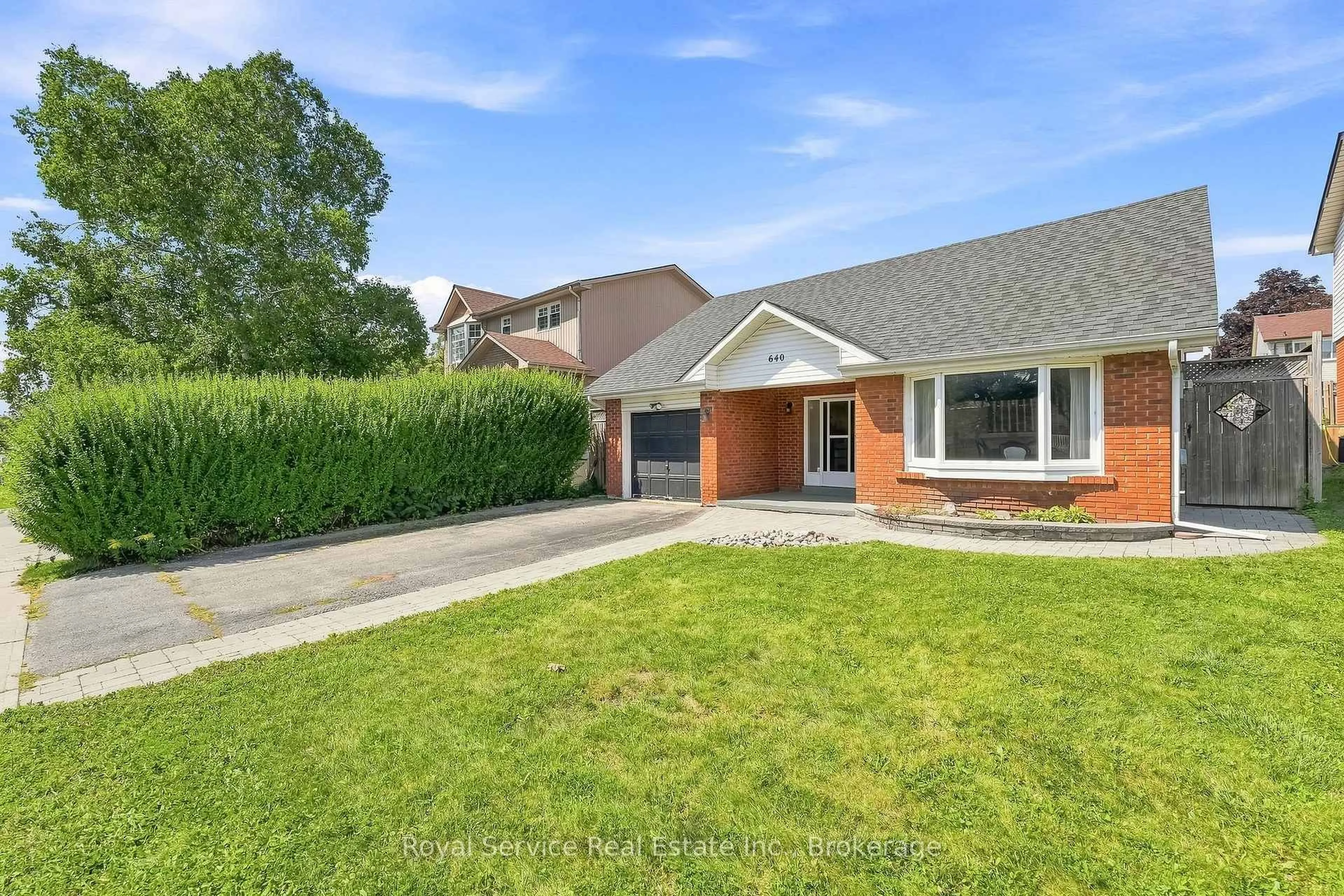 Home with brick exterior material, street for 640 Hillcroft St, Oshawa Ontario L1G 7K6