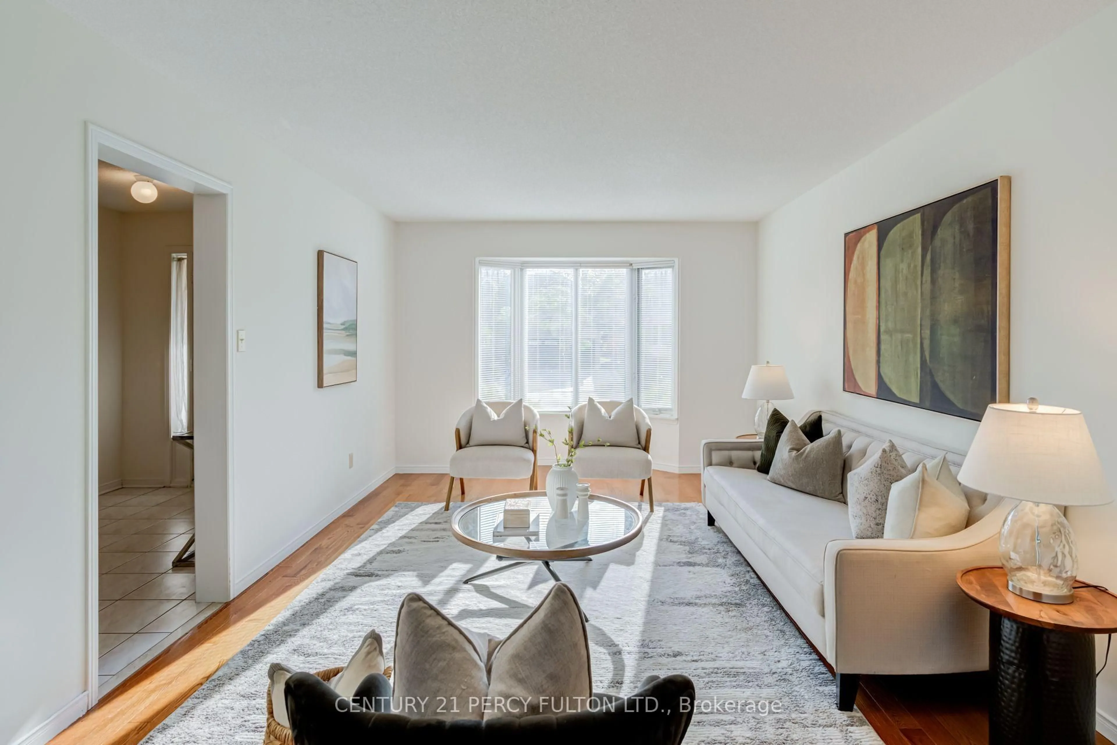 Living room with furniture, unknown for 199 Fallingbrook St, Whitby Ontario L1R 2B1