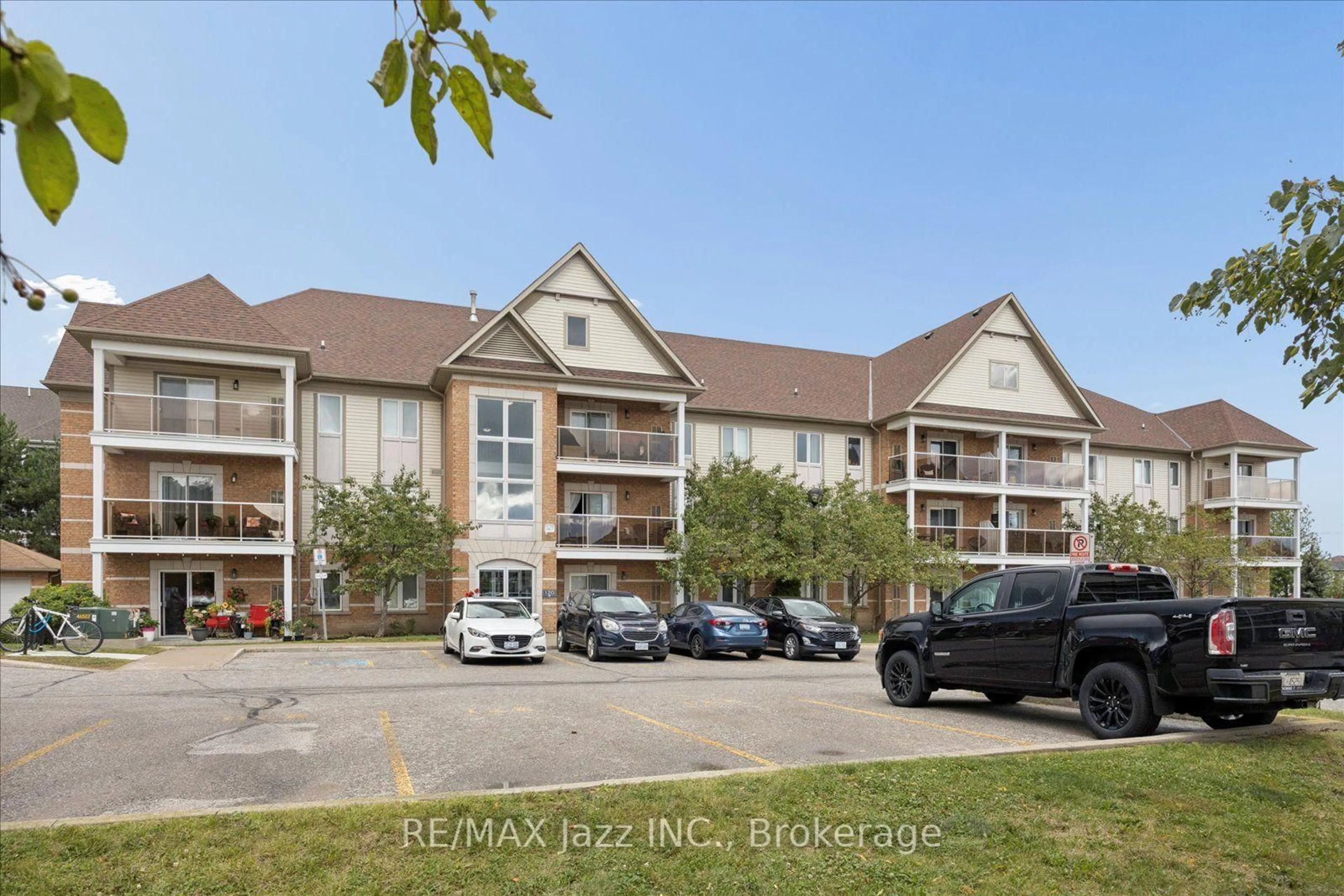 Unknown for 120 Aspen Springs Dr #204, Clarington Ontario L1C 0G7