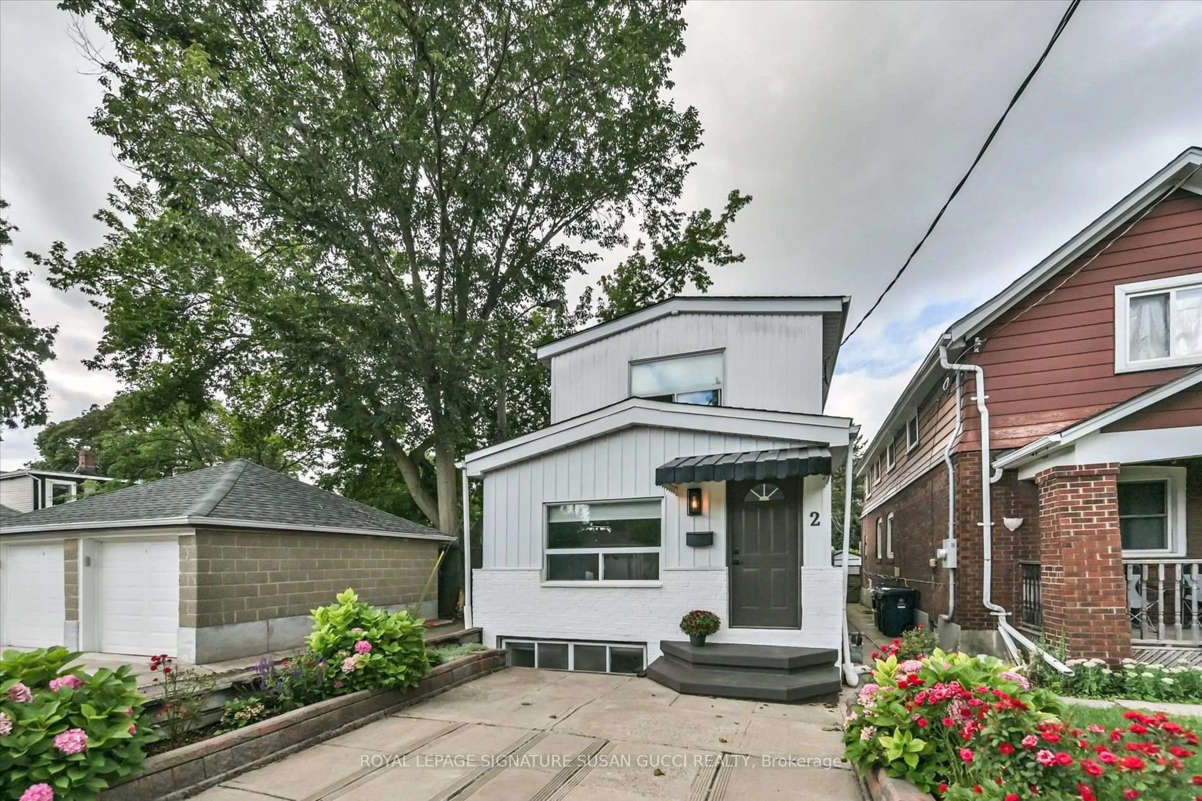 Unknown for 2 Sutherland Ave, Toronto Ontario M4C 1R9