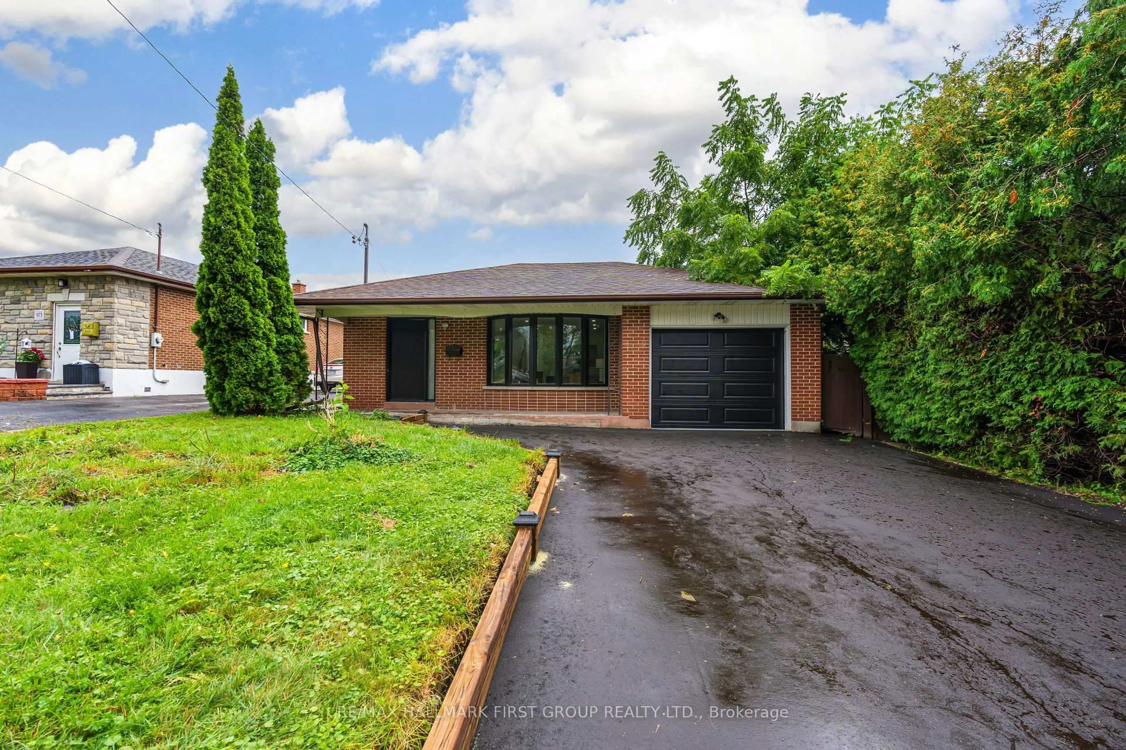 Home with brick exterior material, street for 969 Applegrove Ave, Oshawa Ontario L1H 1S5