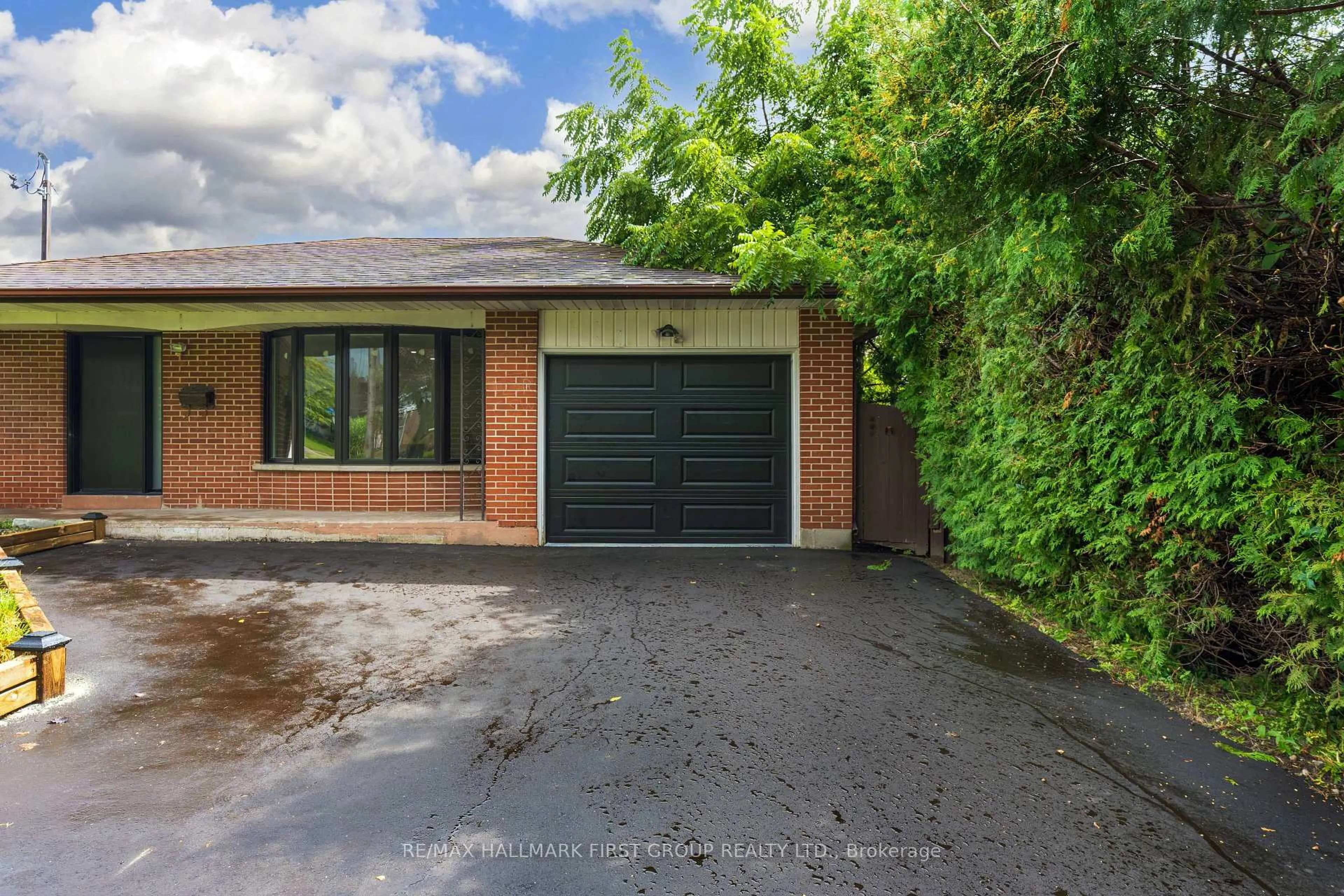 Home with brick exterior material, street for 969 Applegrove Ave, Oshawa Ontario L1H 1S5